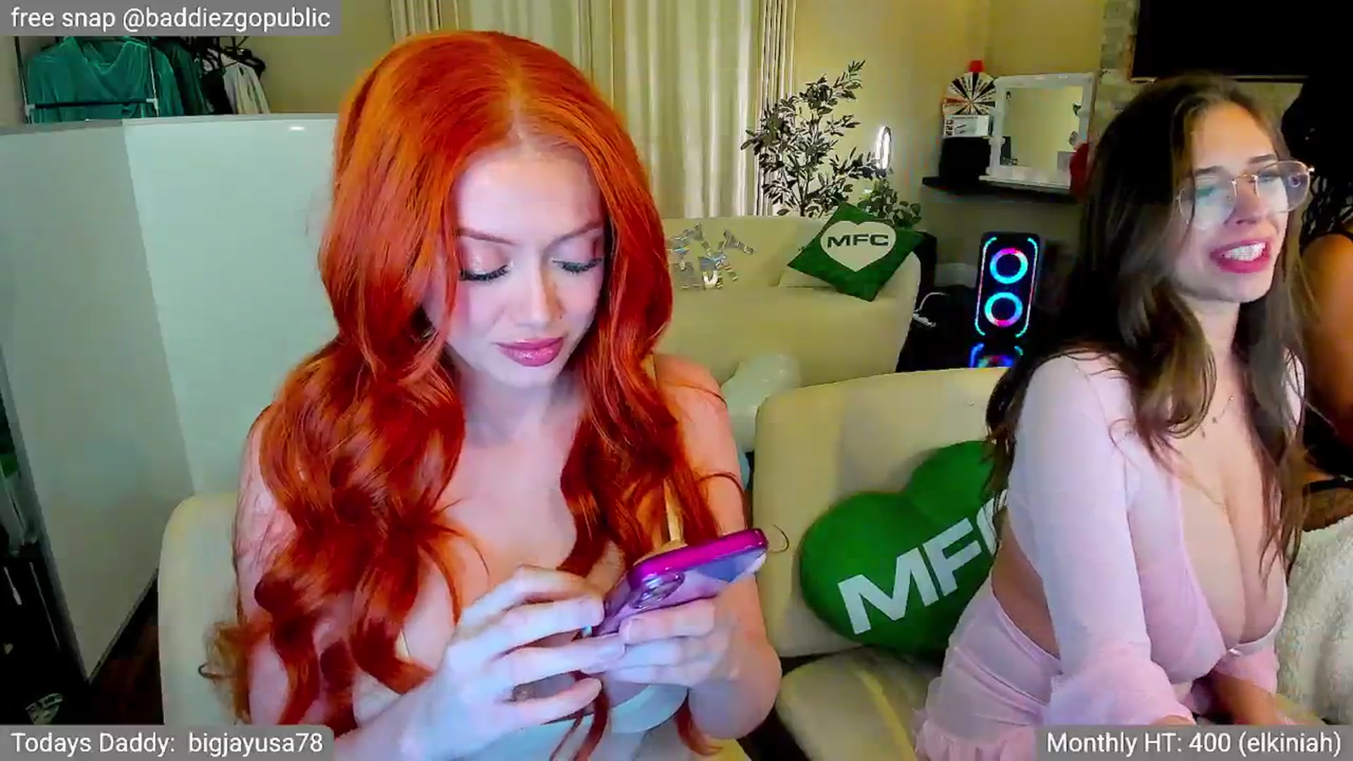 Gallery image thumbnail from VictoriaFox's myfreecams stream on, 04/08/2025, 08:29 image 4 of 20
