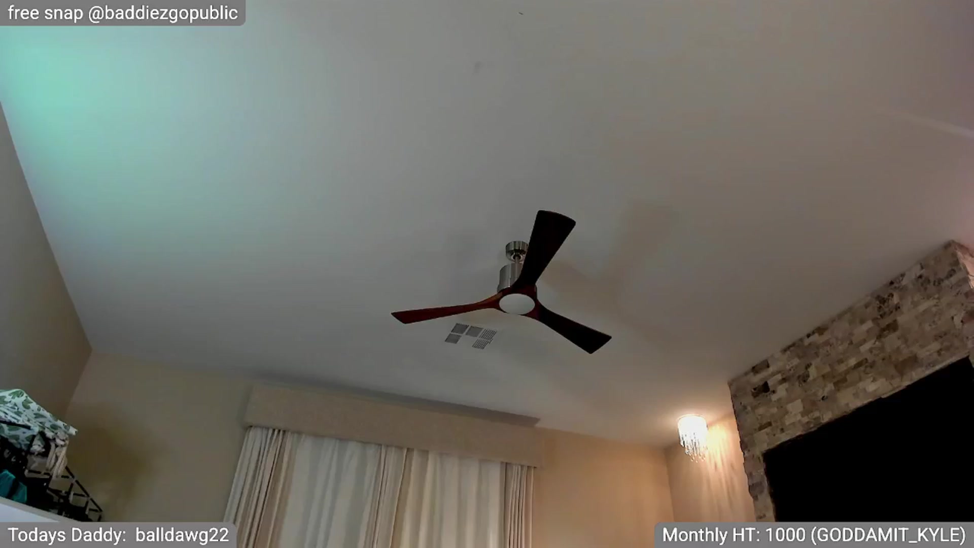 Gallery image thumbnail from VictoriaFox's myfreecams stream on, 04/11/2025, 08:15 image 15 of 20