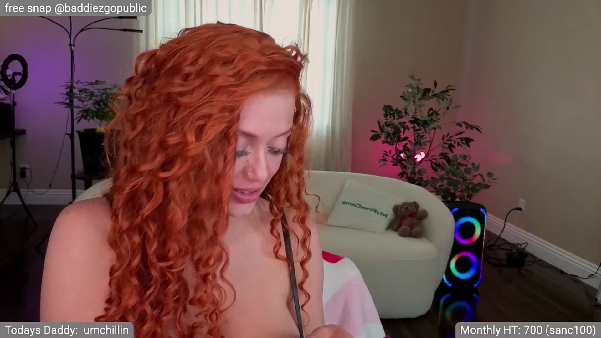 Gallery image thumbnail from VictoriaFox's myfreecams stream on, 05/04/2025, 23:29 image 7 of 20