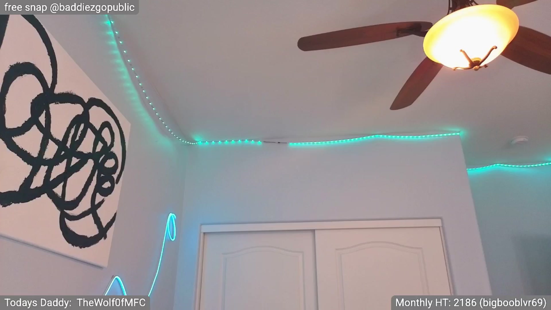 Gallery image thumbnail from VictoriaFox's myfreecams stream on, 05/11/2025, 14:18 image 6 of 20