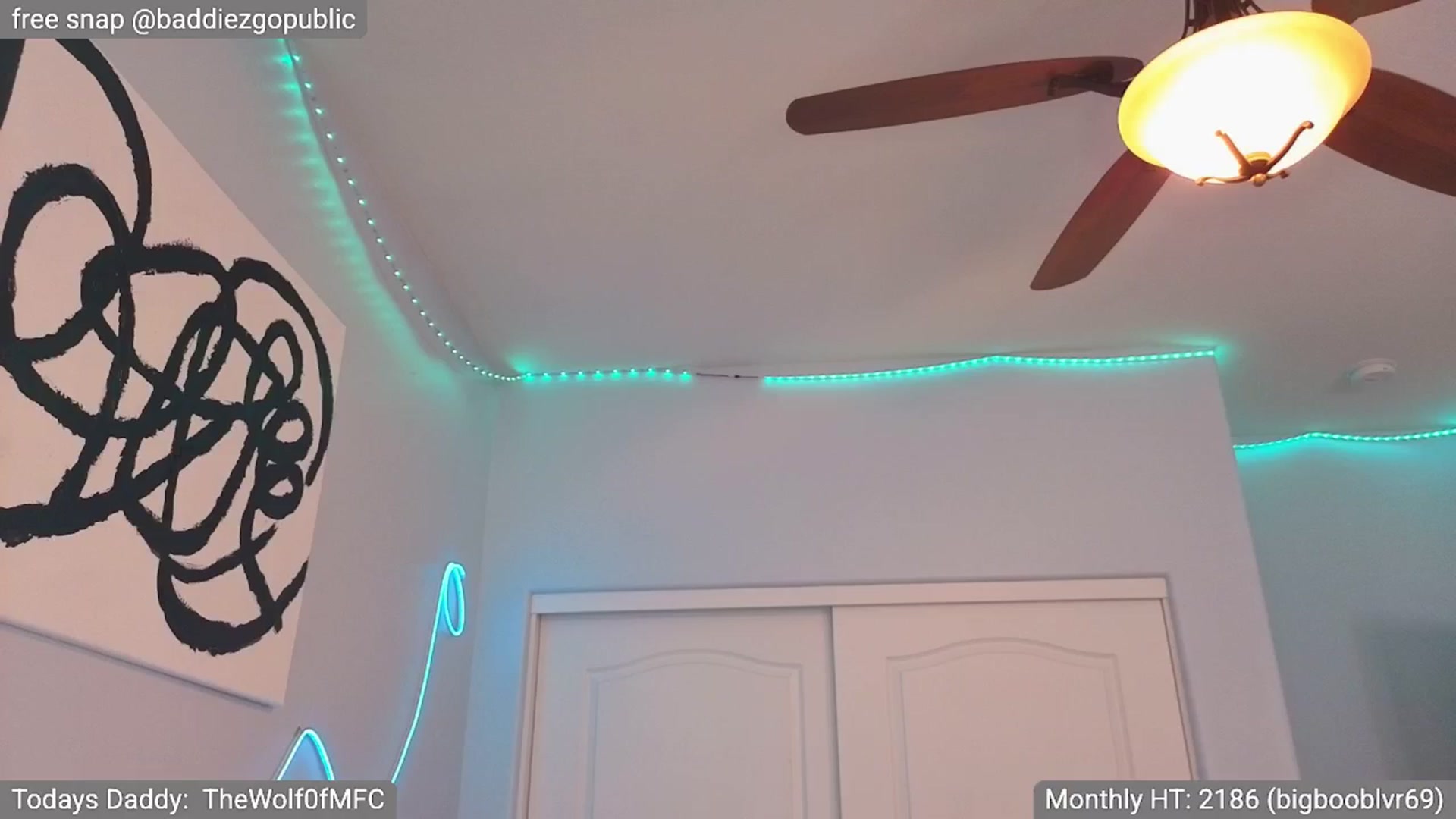 Gallery image thumbnail from VictoriaFox's myfreecams stream on, 05/11/2025, 14:18 image 5 of 20