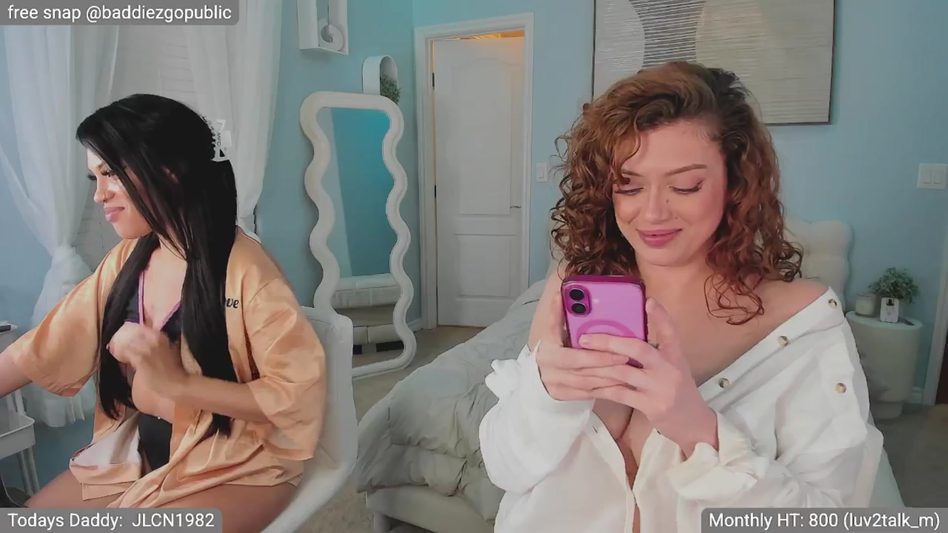 Gallery image thumbnail from VictoriaFox's myfreecams stream on, 06/16/2025, 08:40 image 8 of 20