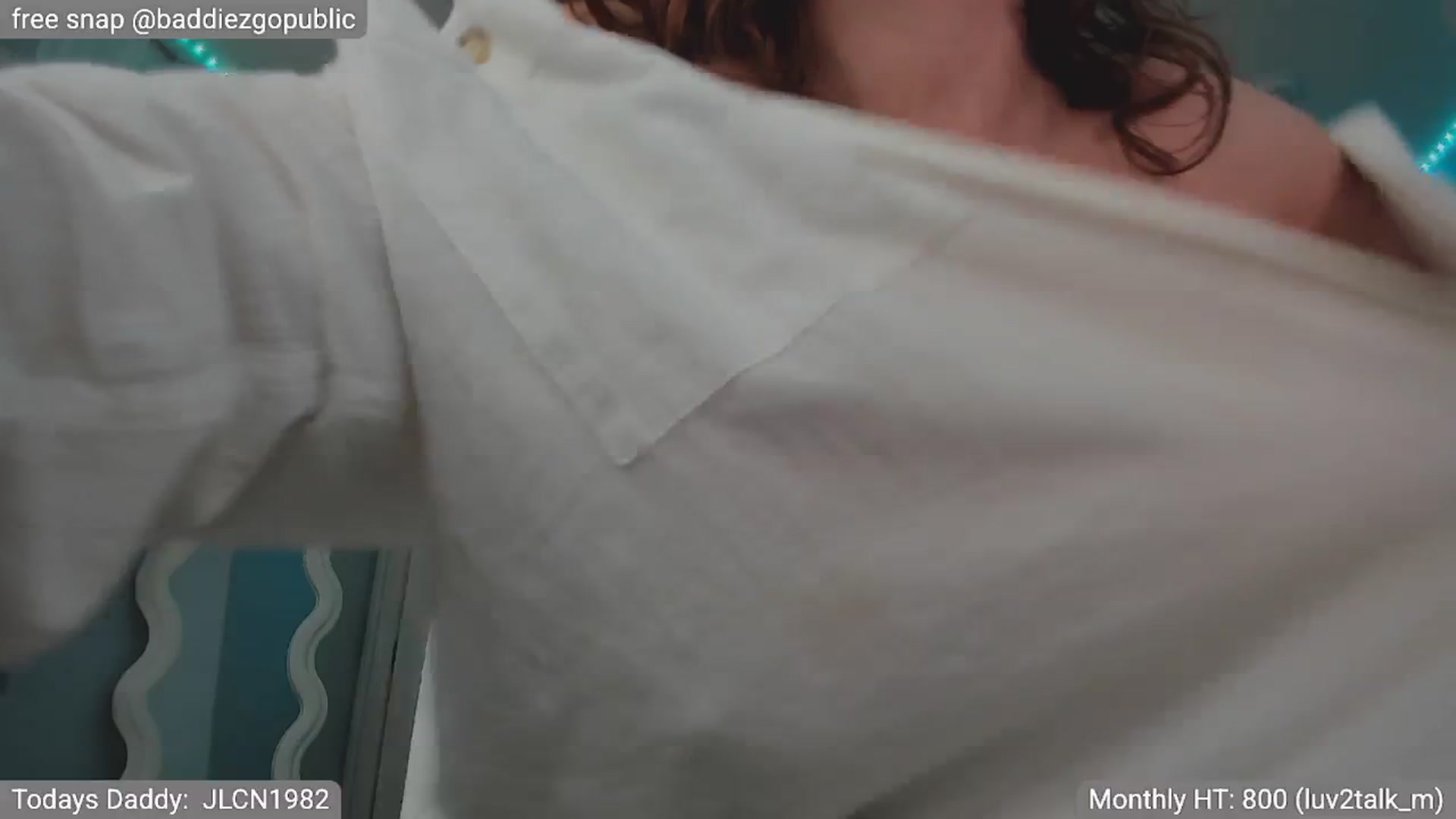 Gallery image thumbnail from VictoriaFox's myfreecams stream on, 06/16/2025, 08:40 image 18 of 20