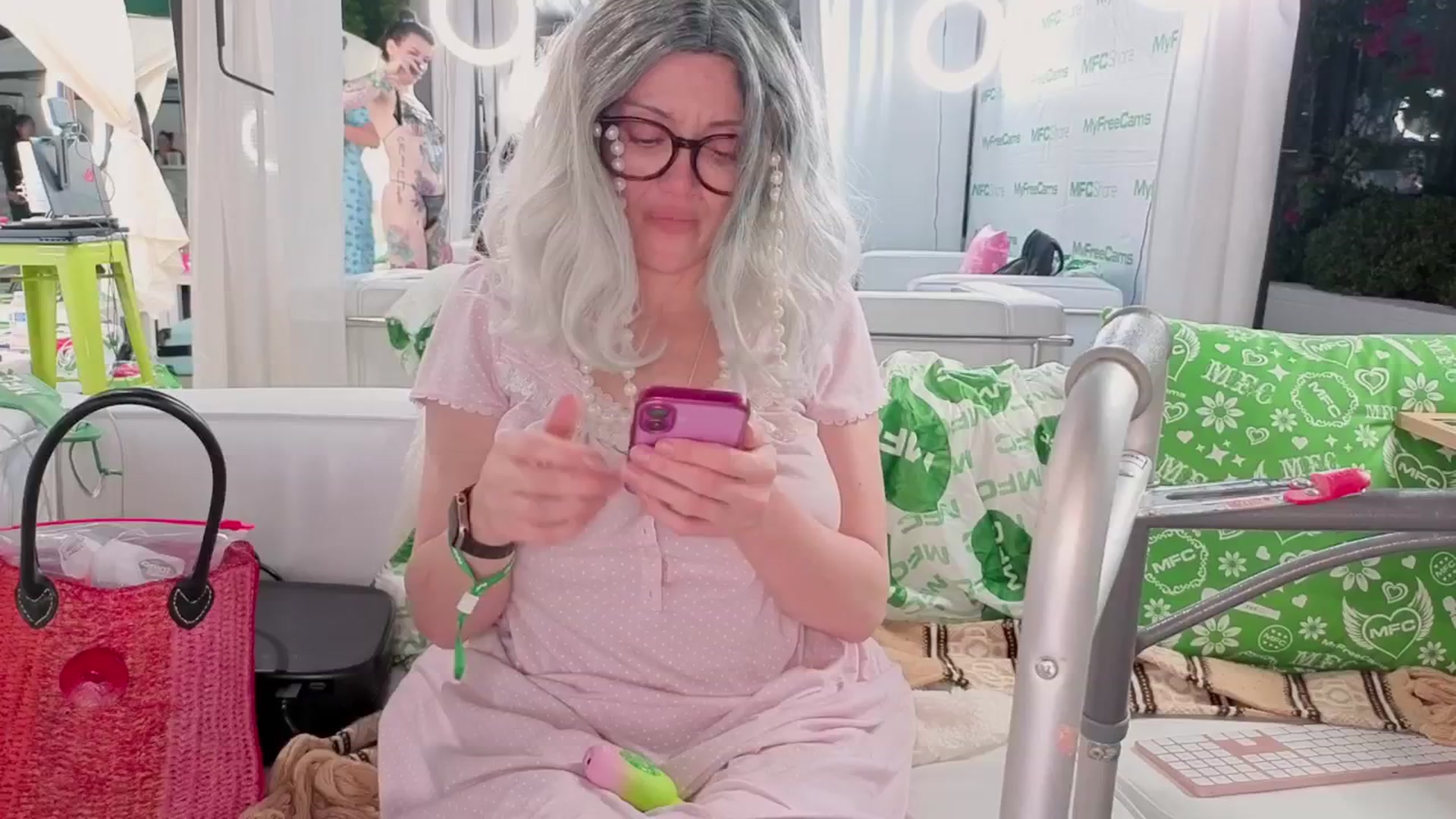 Gallery image thumbnail from VictoriaFox's myfreecams stream on, 10/08/2025, 01:47 image 11 of 20