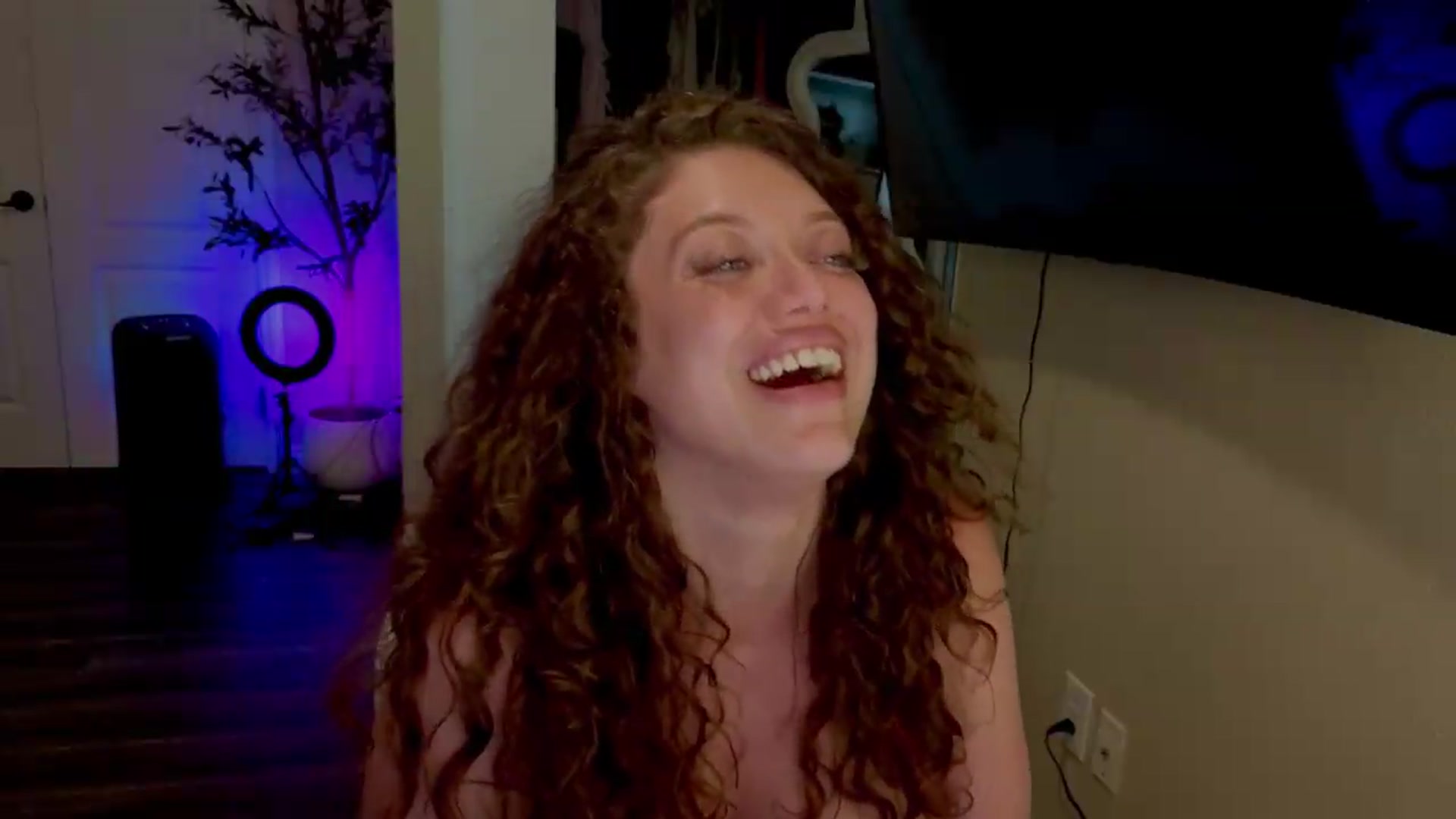 Gallery image thumbnail from VictoriaFox's myfreecams stream on, 05/04/2026, 07:01 image 20 of 20