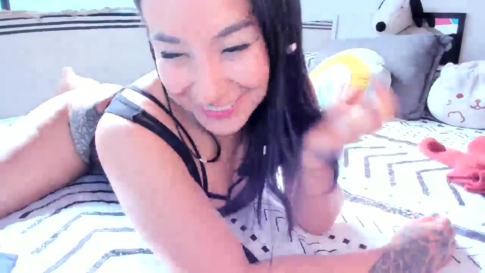 Gallery image thumbnail from VictoriaMeow's myfreecams stream on, 06/26/2024, 20:21 image 16 of 20