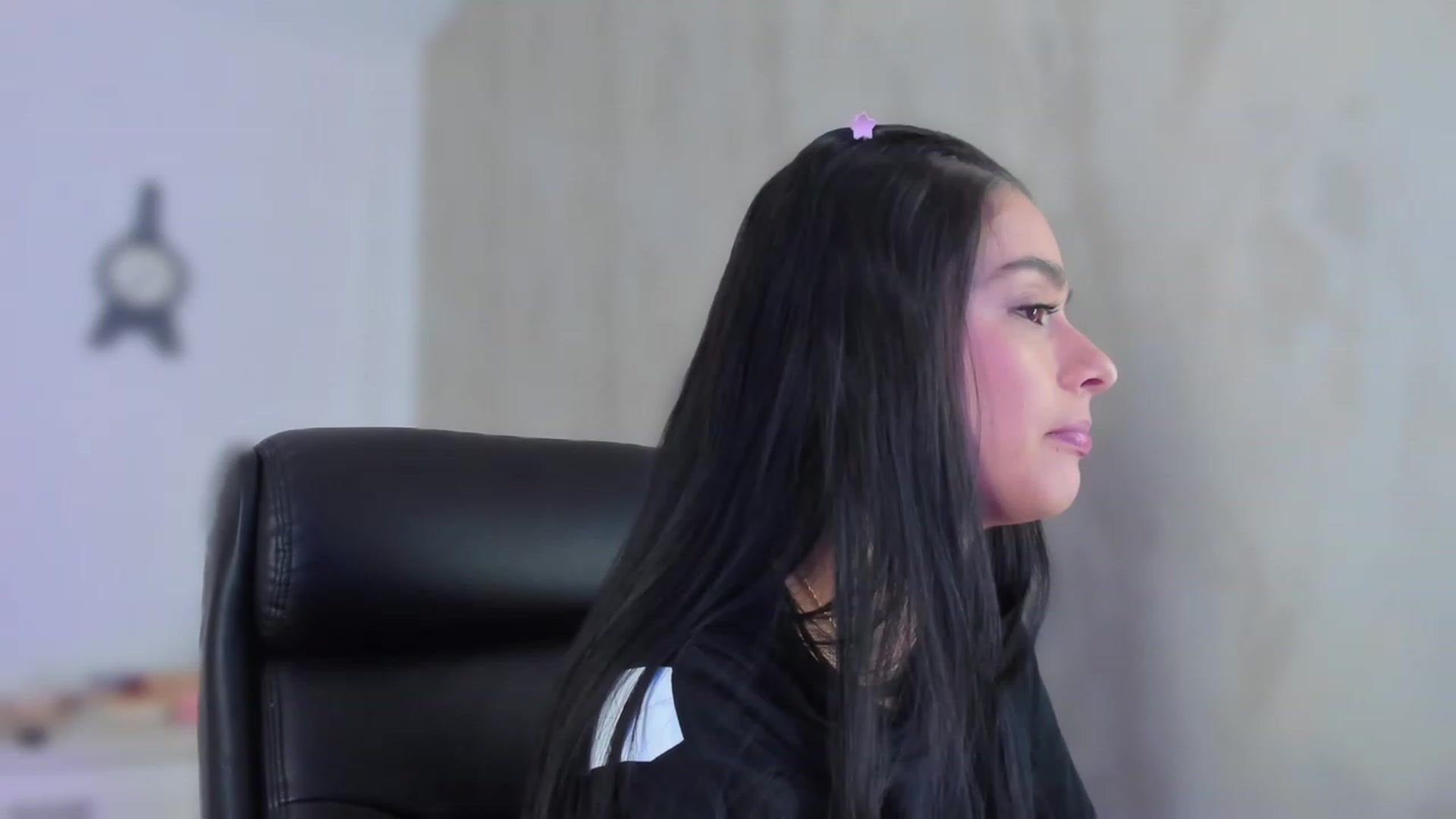Gallery image thumbnail from VictoriaMilan's myfreecams stream on, 05/19/2023, 01:41 image 19 of 20
