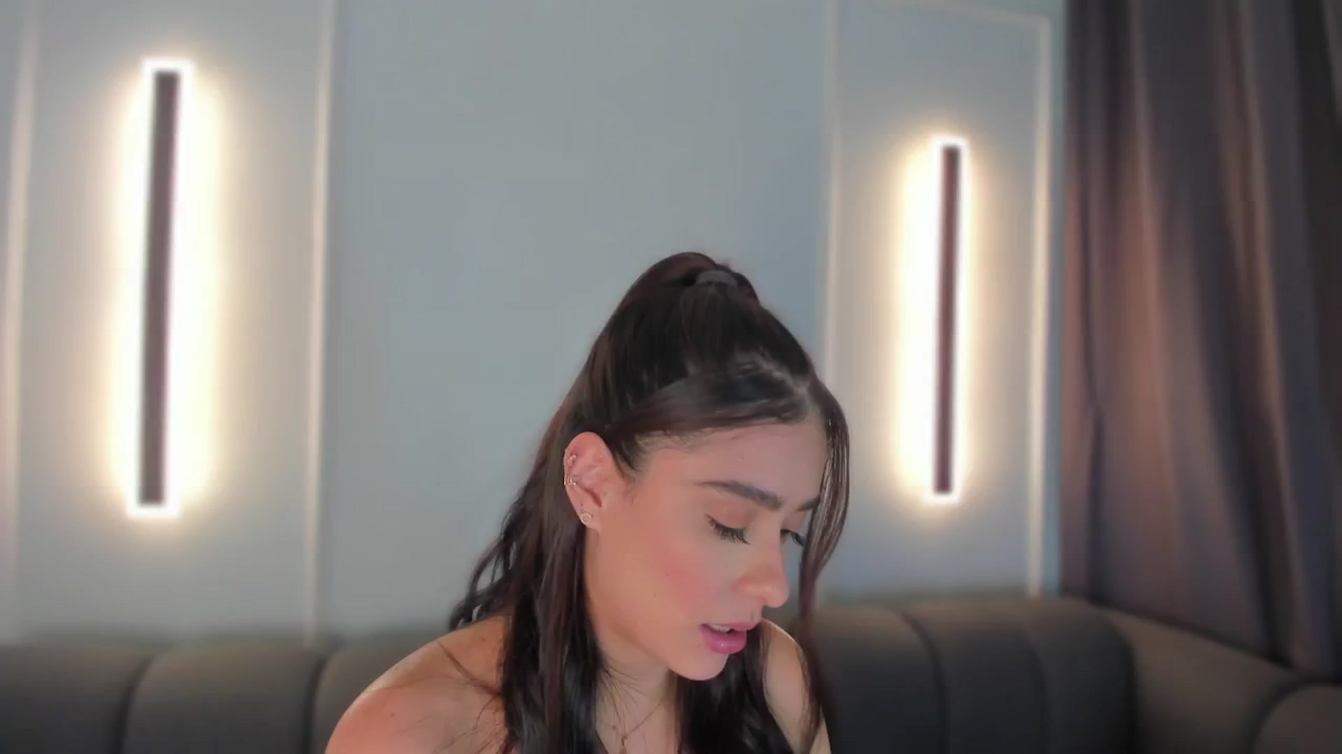 Gallery image thumbnail from VictoriaMilan's myfreecams stream on, 09/04/2024, 18:27 image 15 of 20