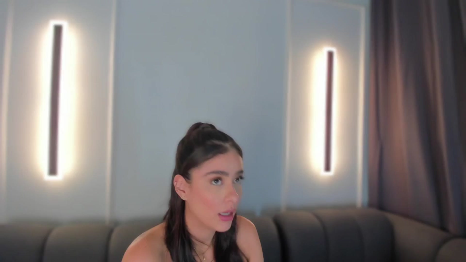 Gallery image thumbnail from VictoriaMilan's myfreecams stream on, 09/04/2024, 18:27 image 16 of 20