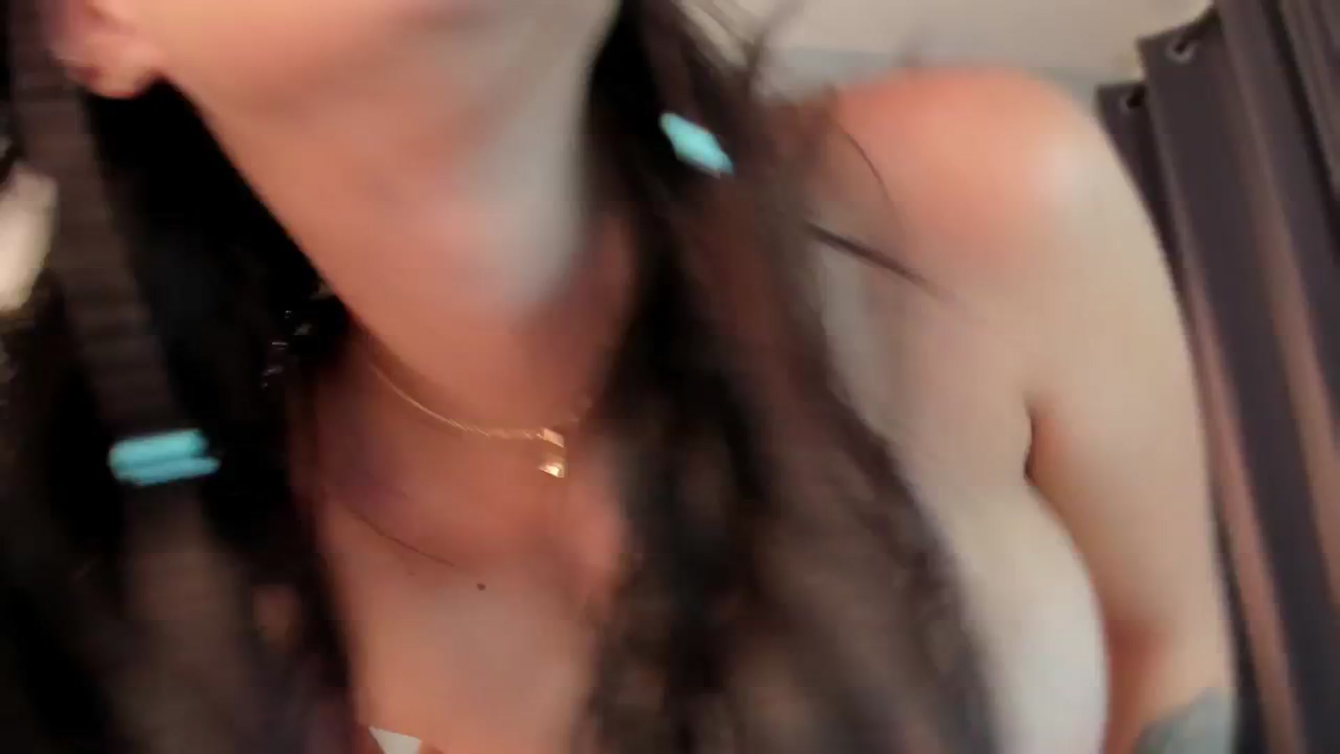 Gallery image thumbnail from VictoriaMilan's myfreecams stream on, 09/10/2024, 18:28 image 5 of 20