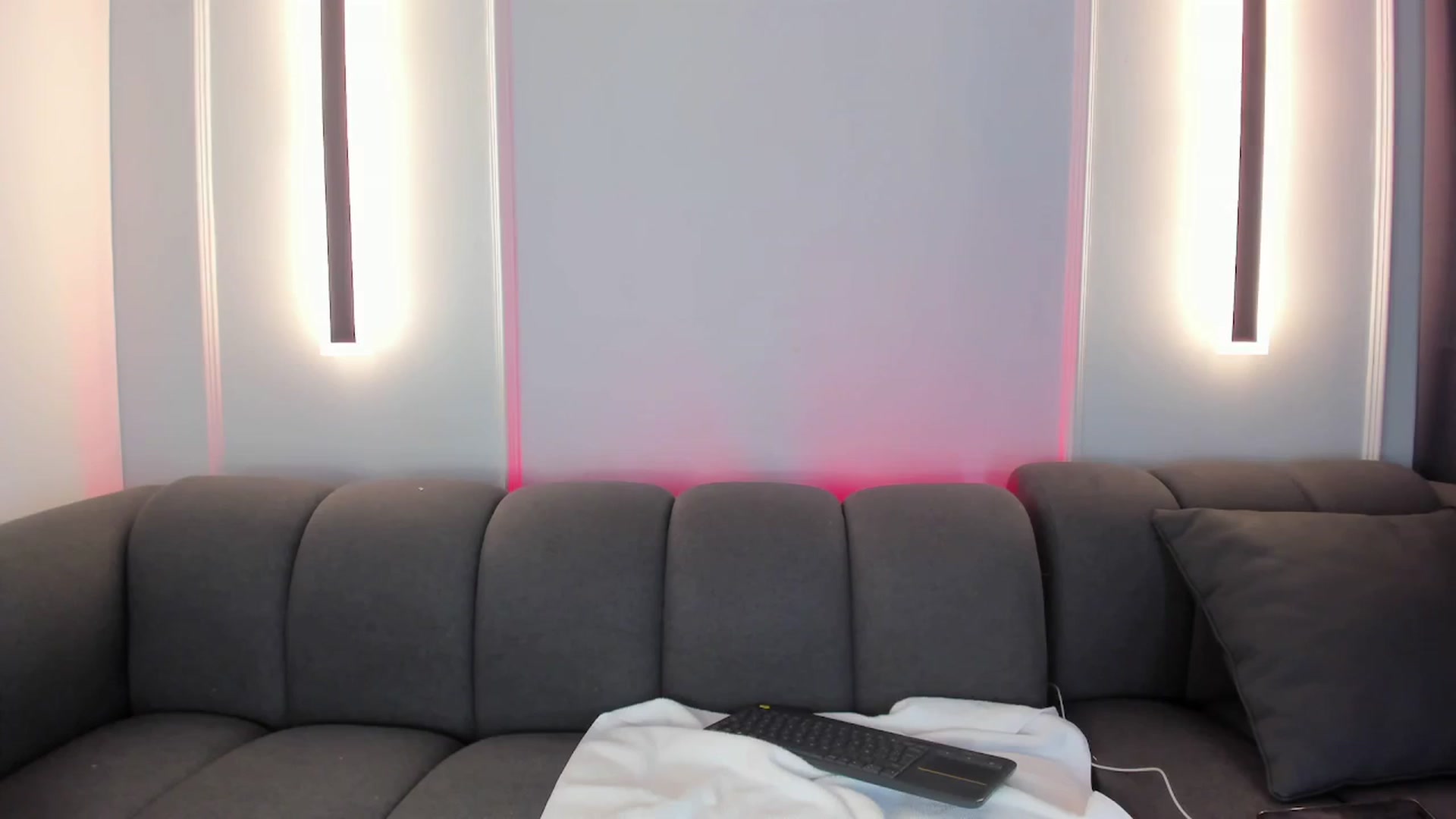 Gallery image thumbnail from VictoriaMilan's myfreecams stream on, 10/08/2024, 21:24 image 14 of 20
