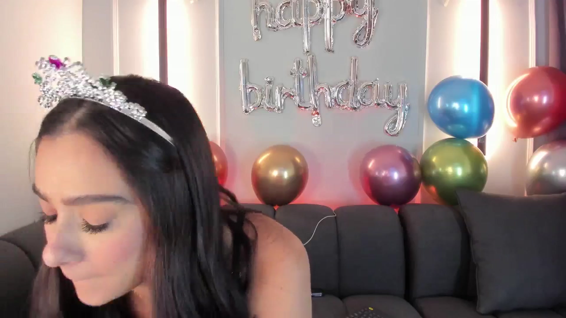Gallery image thumbnail from VictoriaMilan's myfreecams stream on, 10/15/2024, 17:55 image 2 of 20
