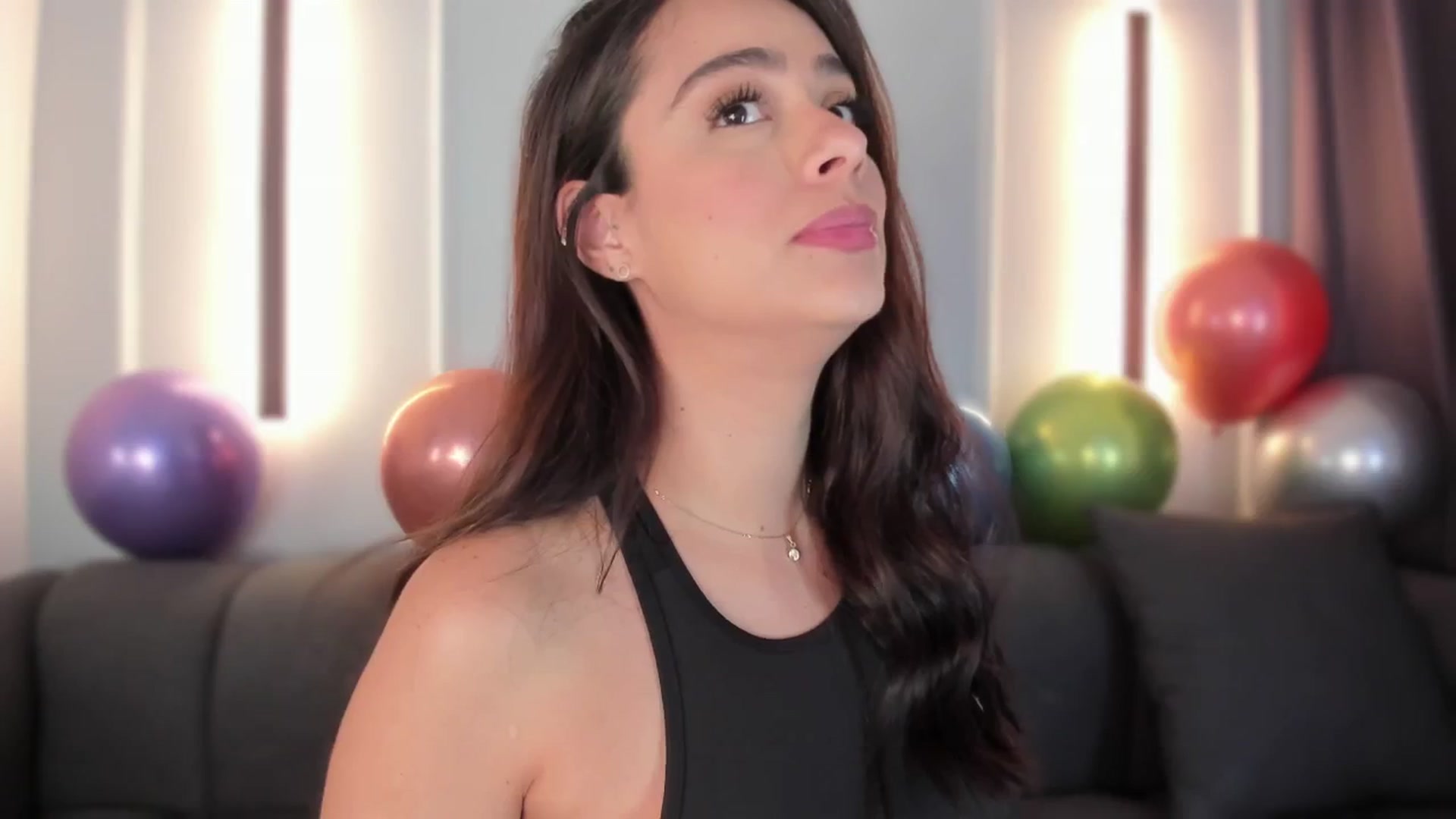 Gallery image thumbnail from VictoriaMilan's myfreecams stream on, 10/17/2024, 17:21 image 18 of 20