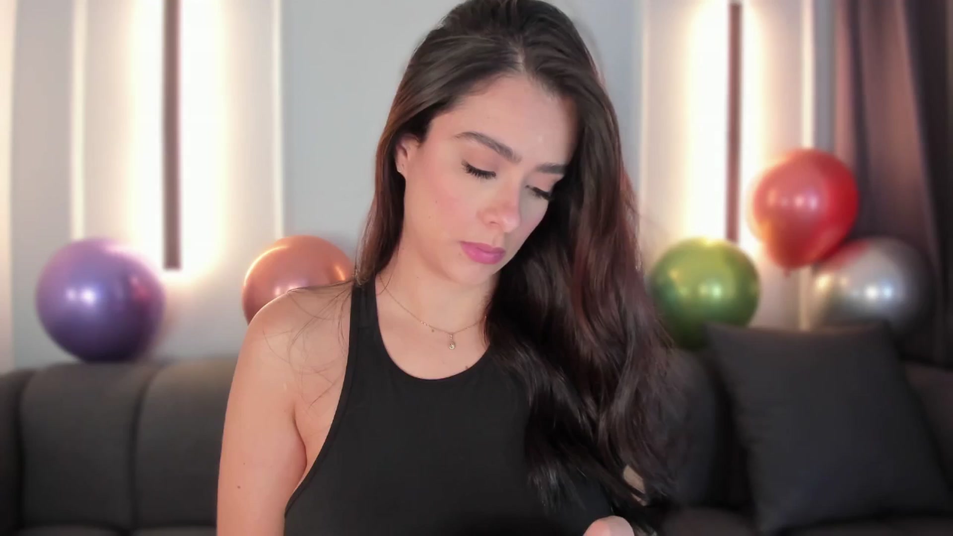 Gallery image thumbnail from VictoriaMilan's myfreecams stream on, 10/17/2024, 17:21 image 10 of 20