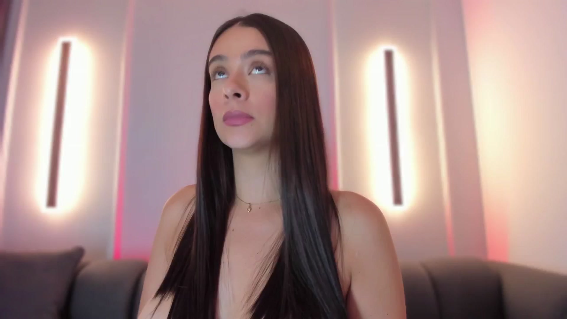 Gallery image thumbnail from VictoriaMilan's myfreecams stream on, 10/24/2024, 17:59 image 3 of 20