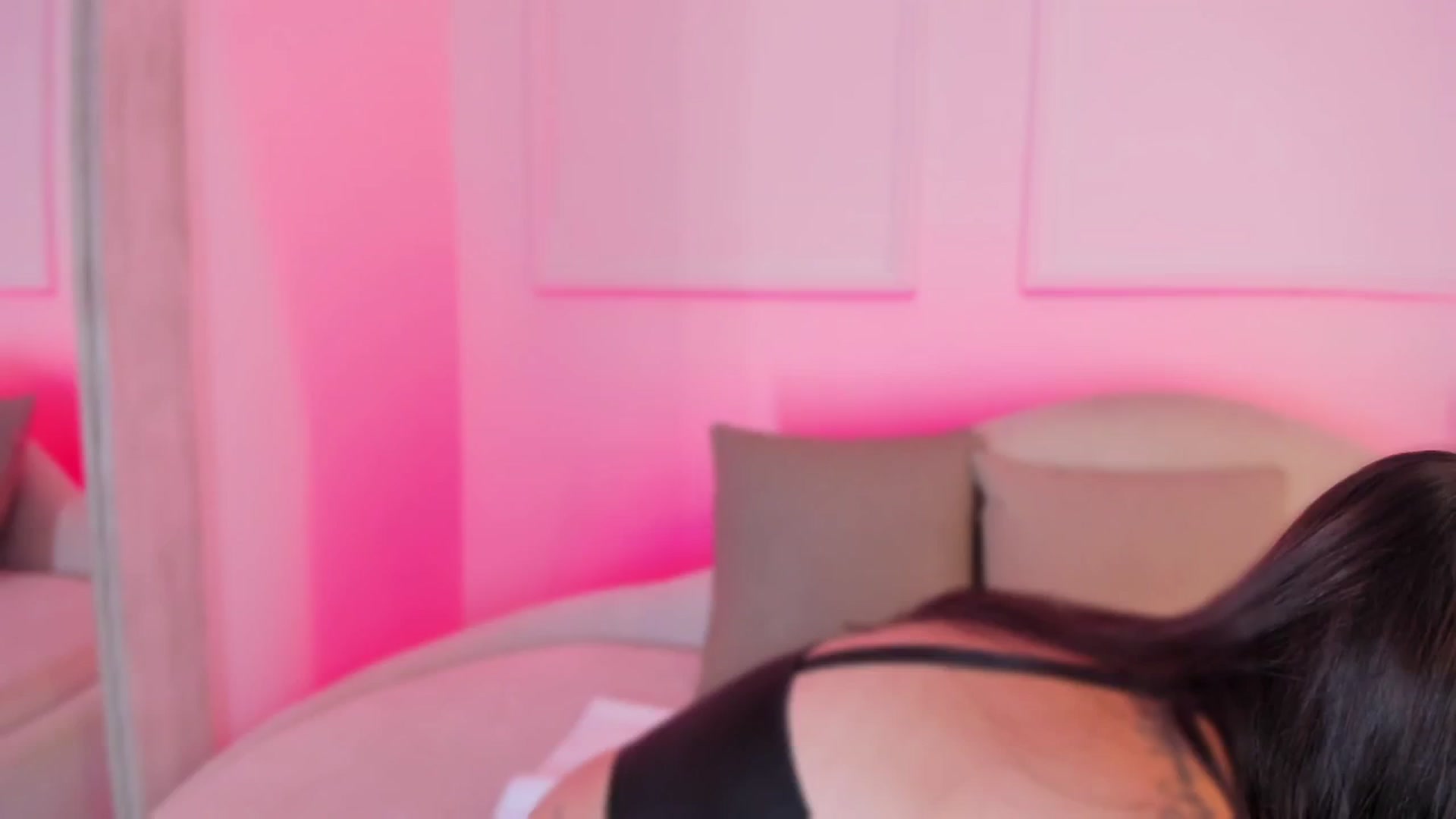Gallery image thumbnail from VictoriaMilan's myfreecams stream on, 11/02/2024, 16:40 image 3 of 20