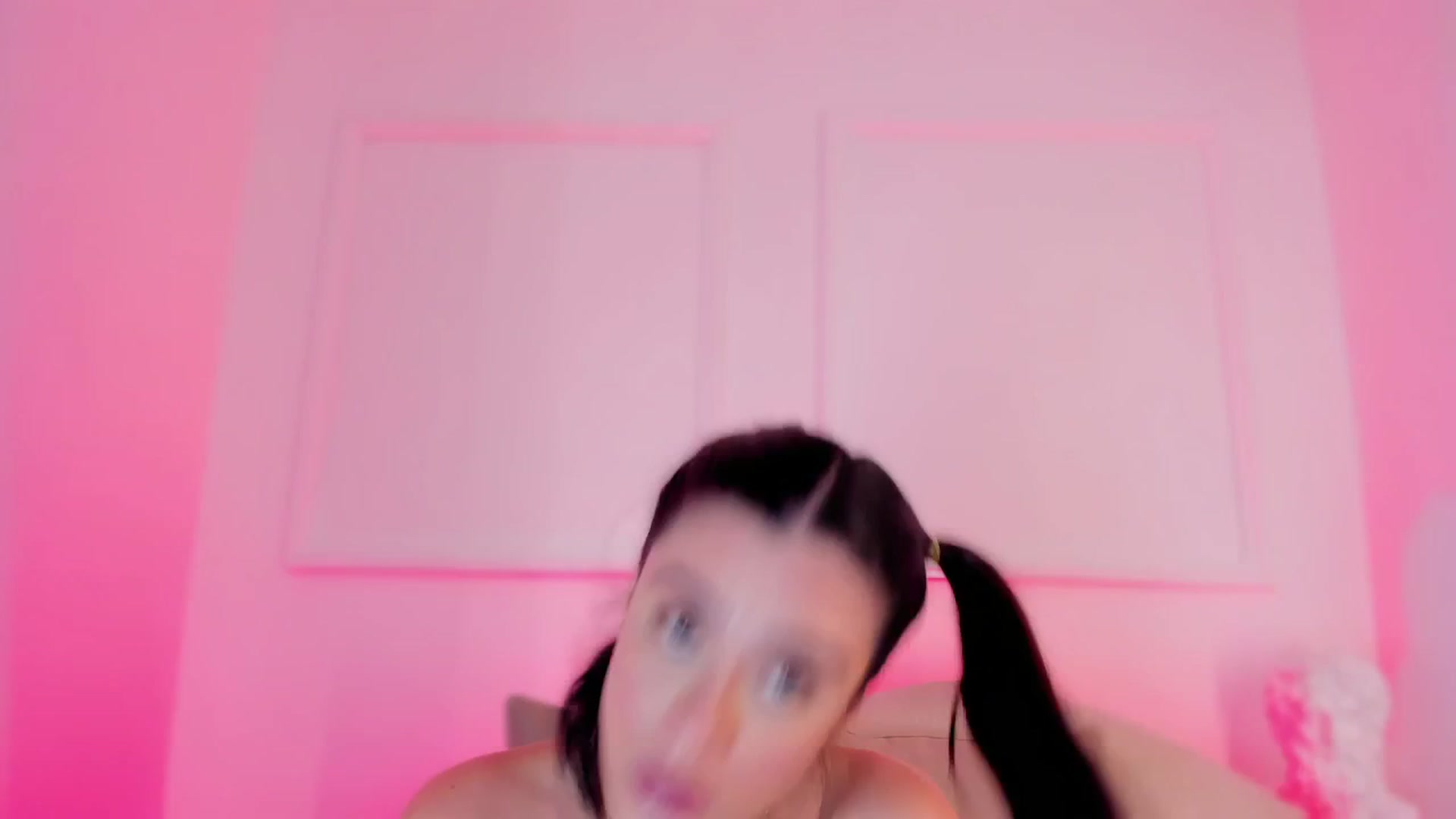 Gallery image thumbnail from VictoriaMilan's myfreecams stream on, 11/02/2024, 18:27 image 4 of 20