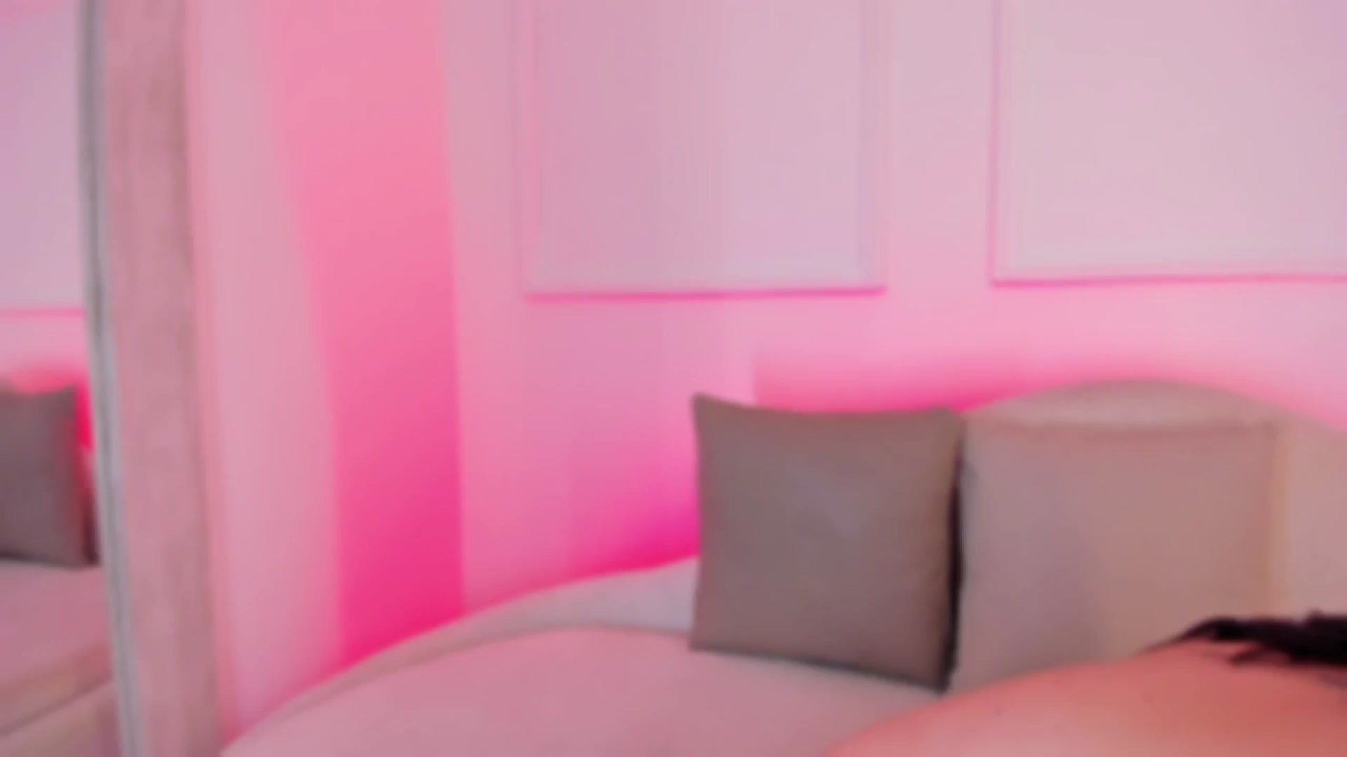 Gallery image thumbnail from VictoriaMilan's myfreecams stream on, 11/02/2024, 18:27 image 6 of 20