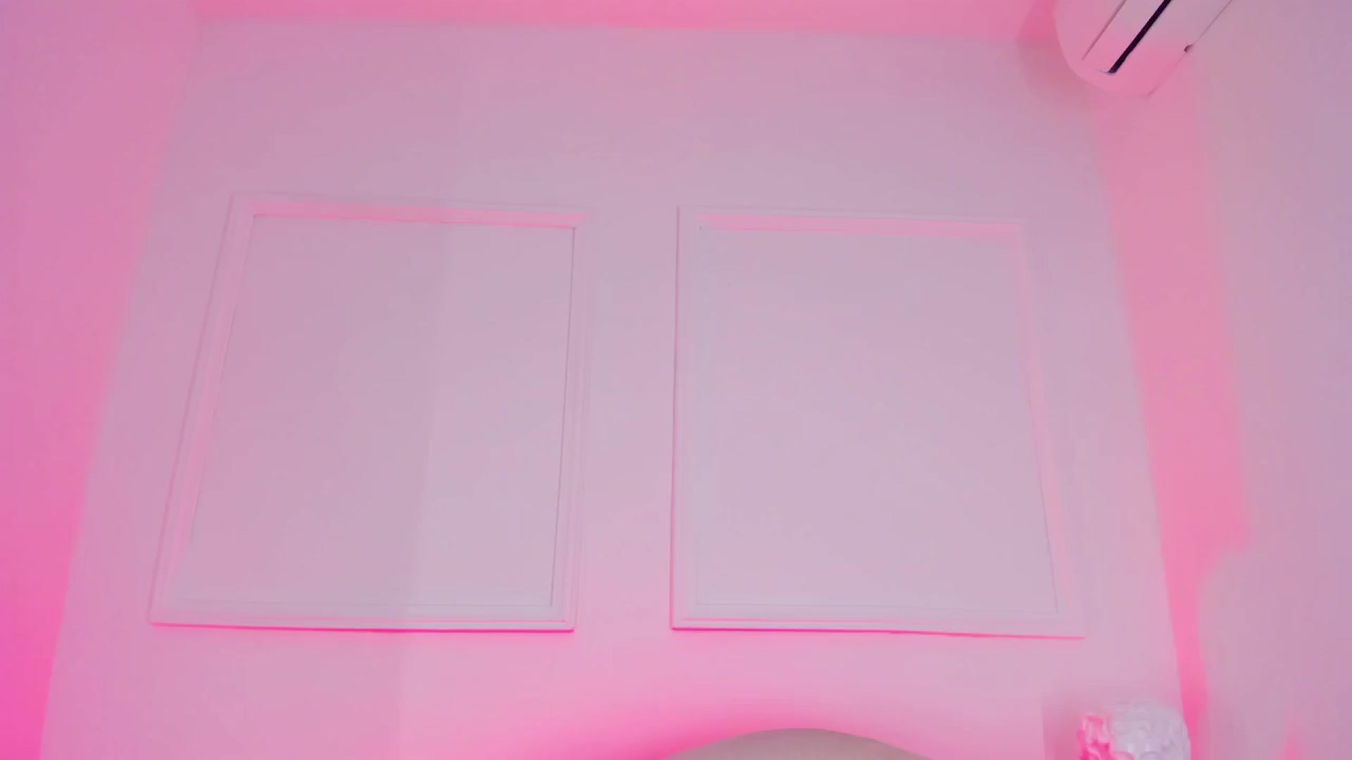 Gallery image thumbnail from VictoriaMilan's myfreecams stream on, 11/05/2024, 16:37 image 8 of 20