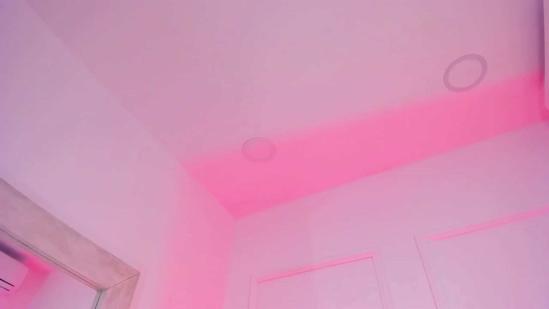 Gallery image thumbnail from VictoriaMilan's myfreecams stream on, 11/06/2024, 15:53 image 3 of 20