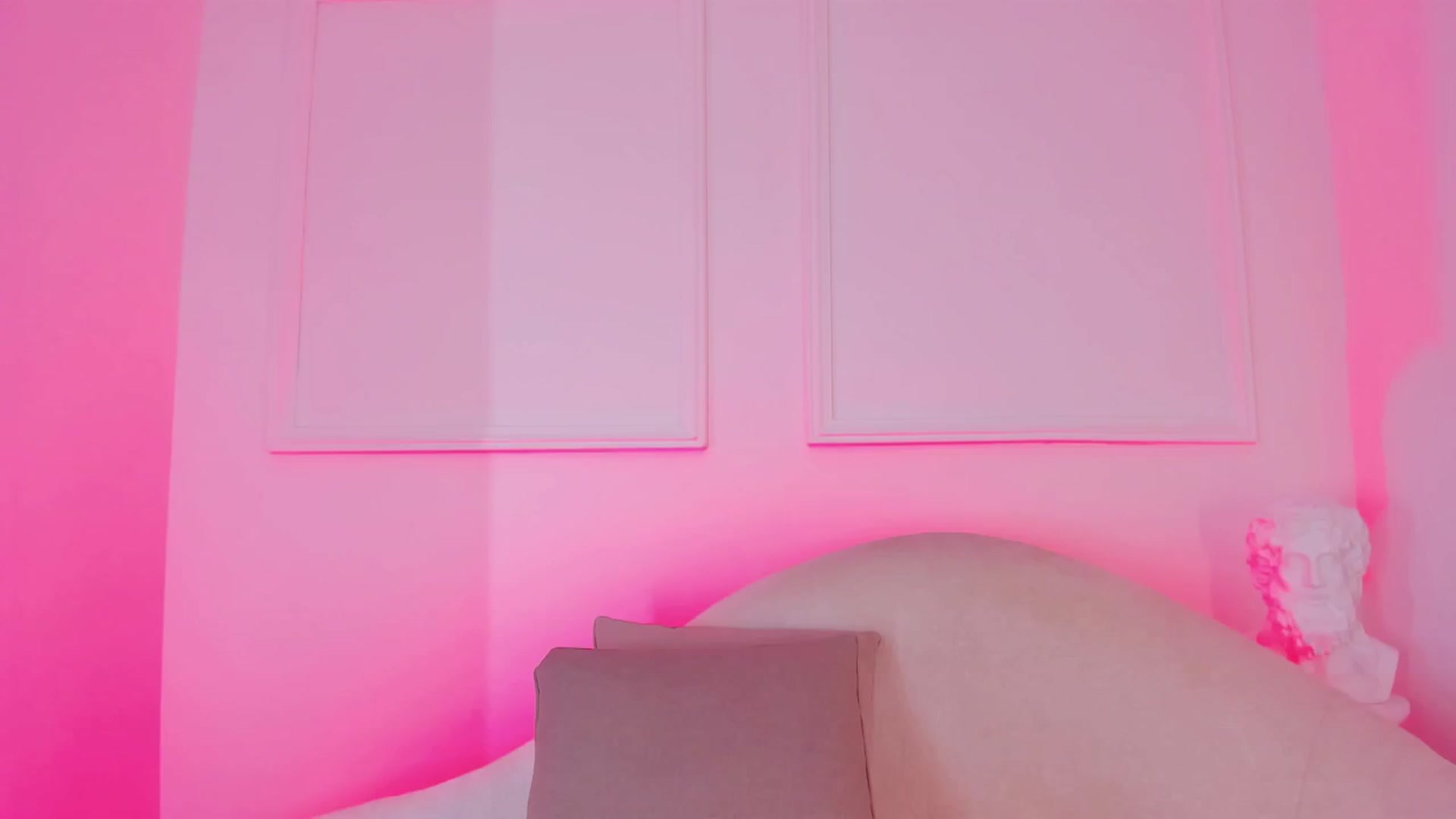 Gallery image thumbnail from VictoriaMilan's myfreecams stream on, 11/11/2024, 21:25 image 20 of 20