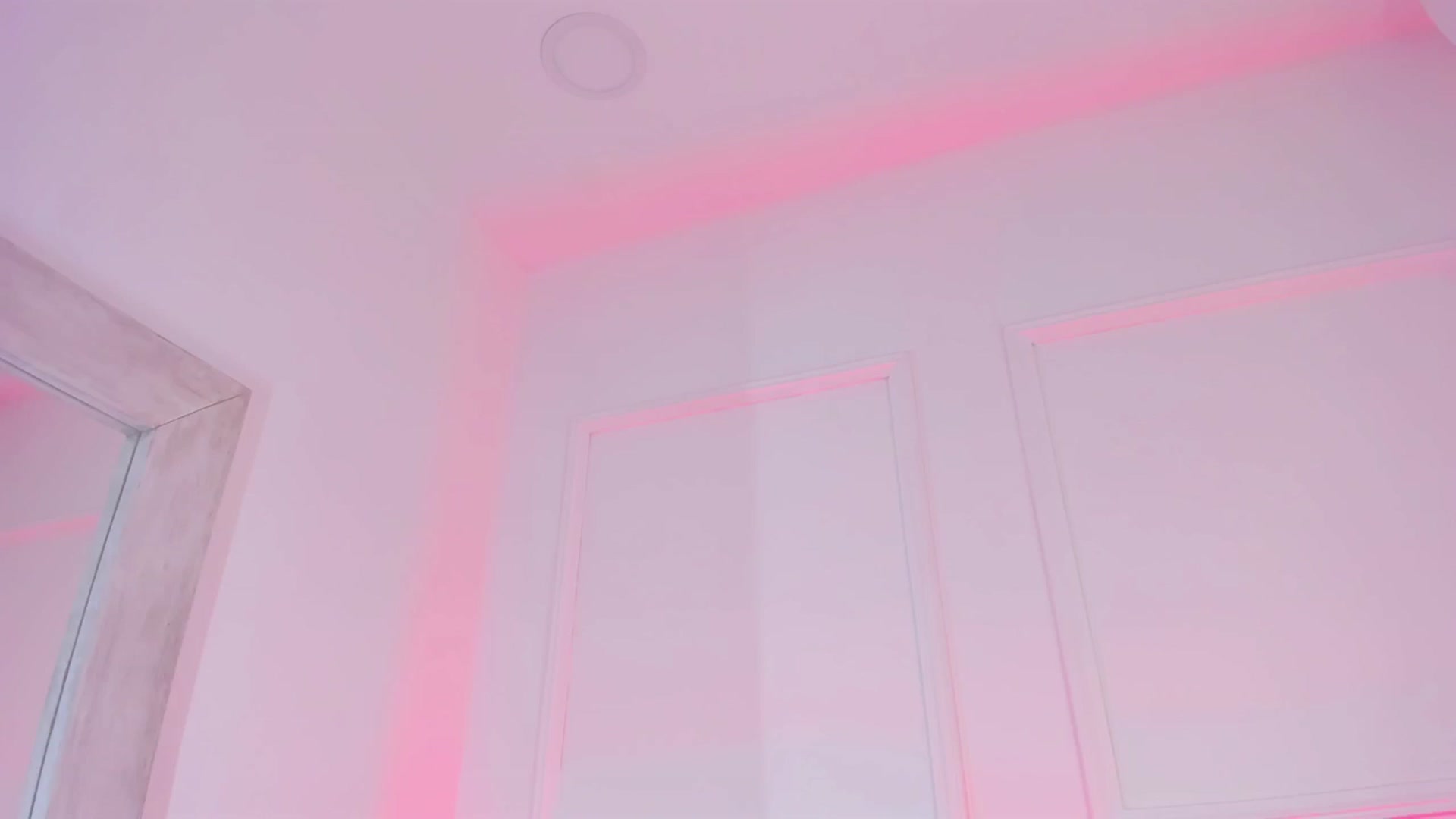 Gallery image thumbnail from VictoriaMilan's myfreecams stream on, 11/12/2024, 17:06 image 5 of 20