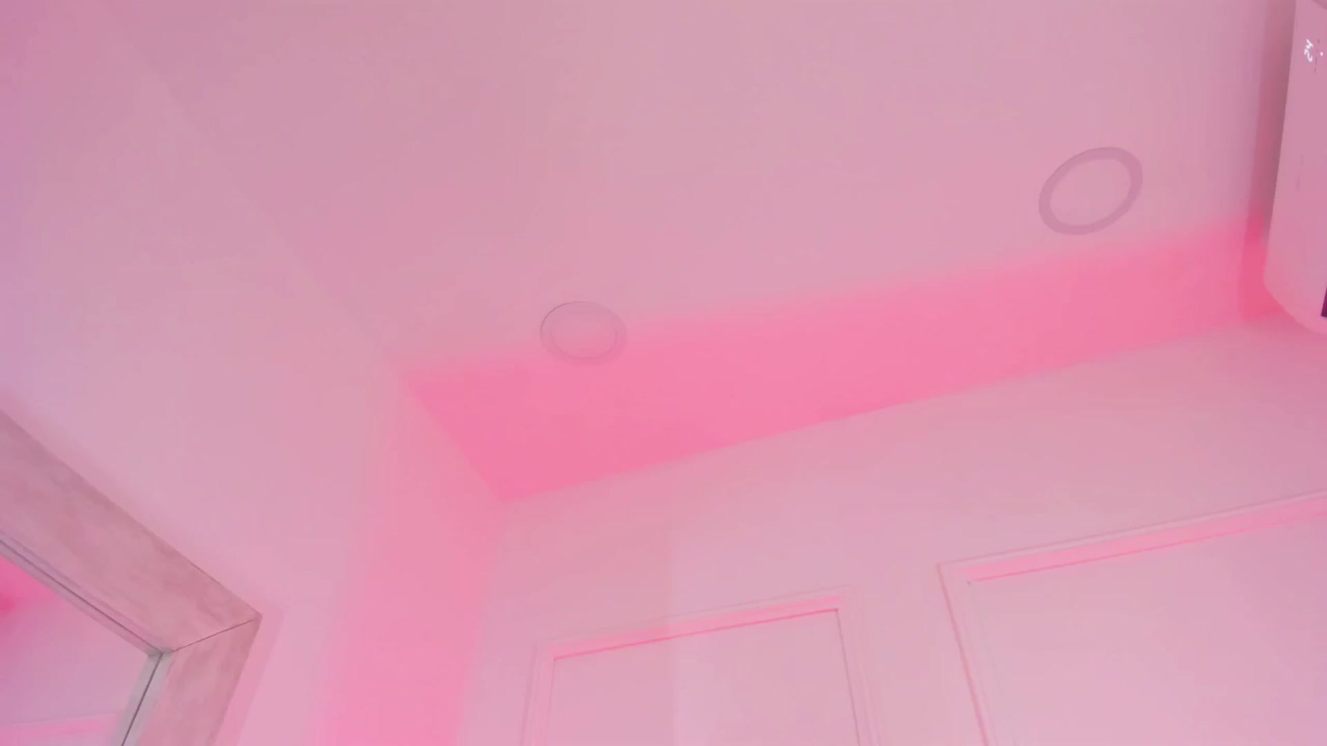Gallery image thumbnail from VictoriaMilan's myfreecams stream on, 11/13/2024, 17:41 image 2 of 20