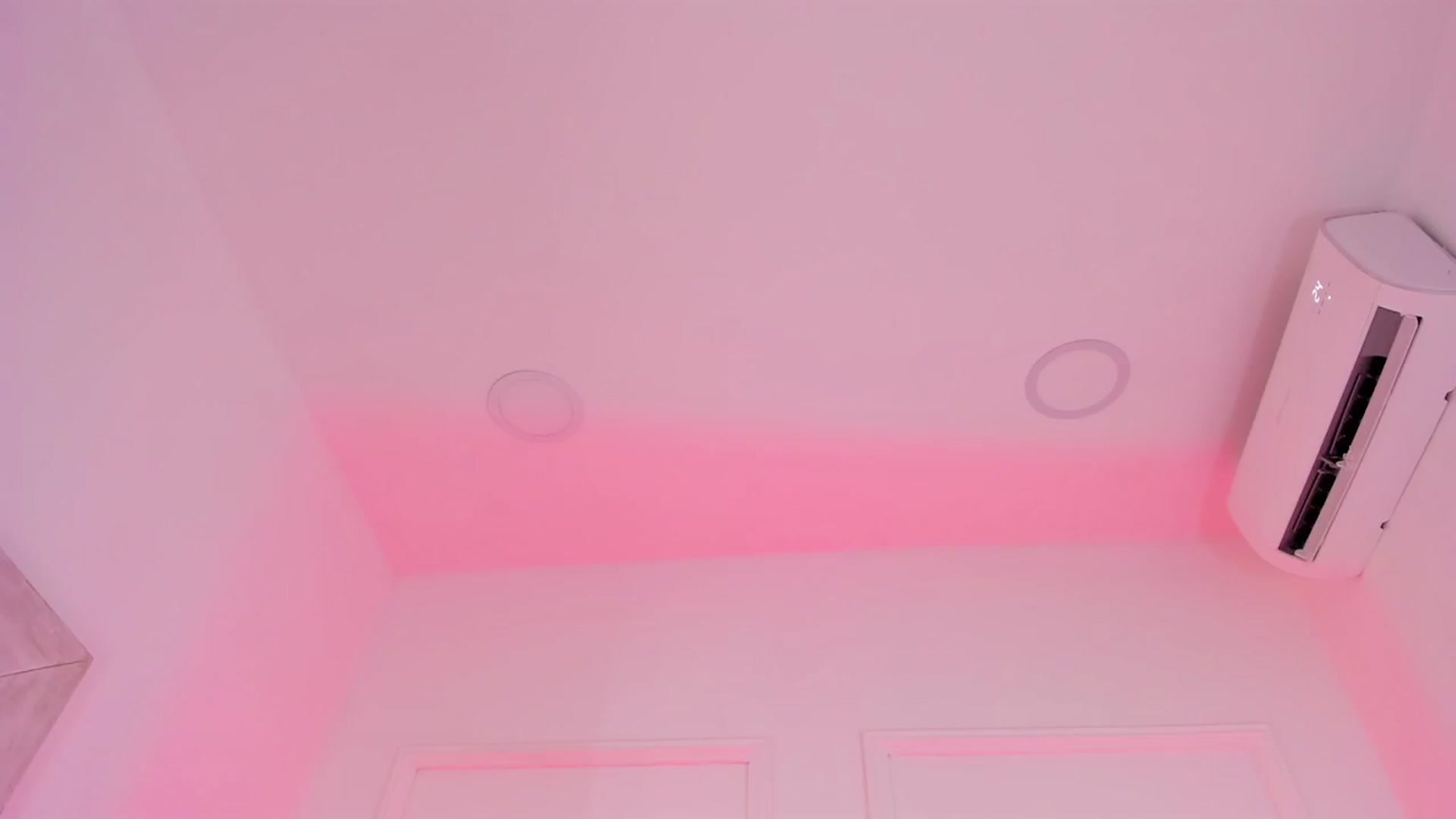Gallery image thumbnail from VictoriaMilan's myfreecams stream on, 11/15/2024, 17:26 image 17 of 20