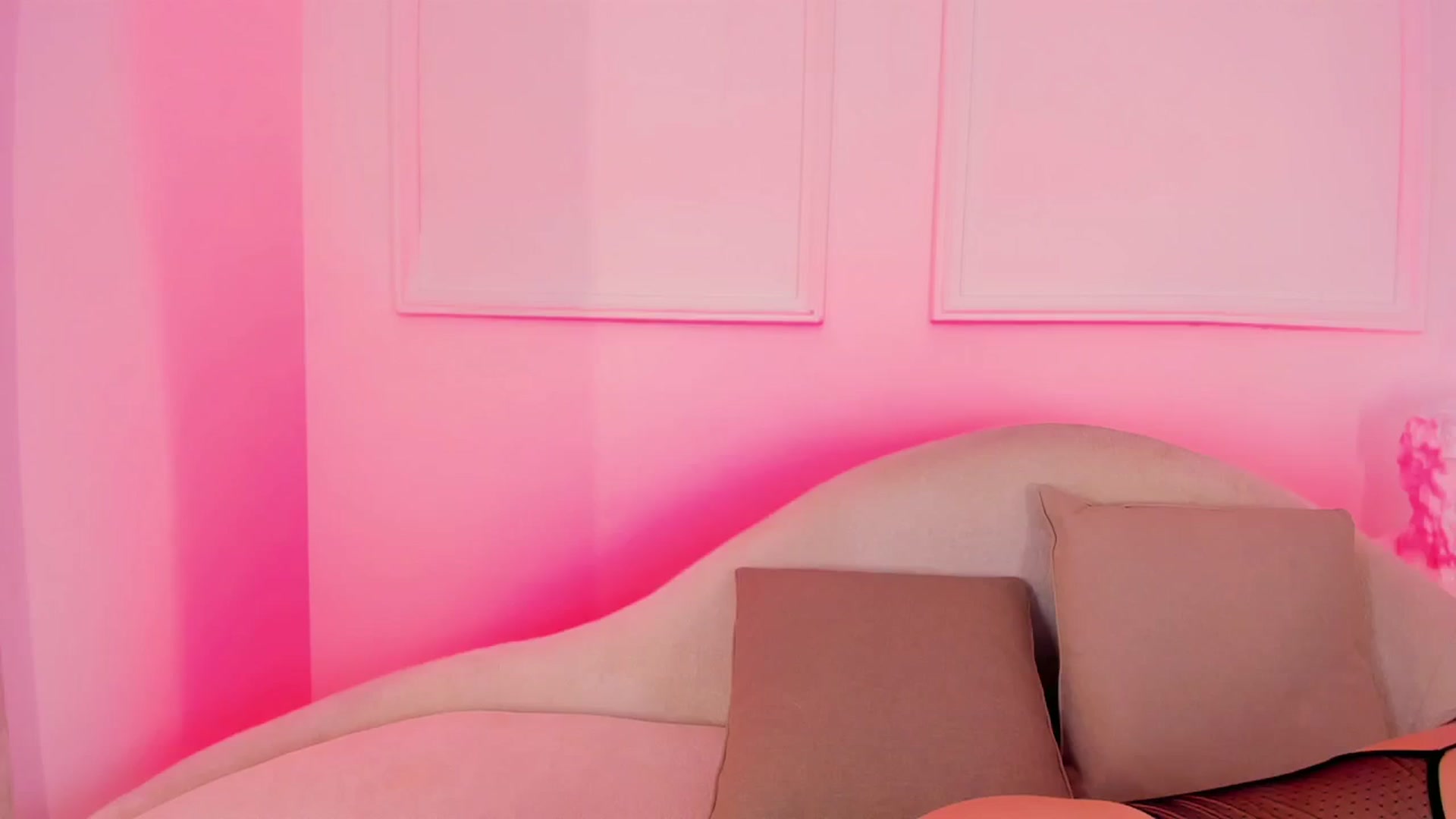 Gallery image thumbnail from VictoriaMilan's myfreecams stream on, 11/21/2024, 13:24 image 8 of 20
