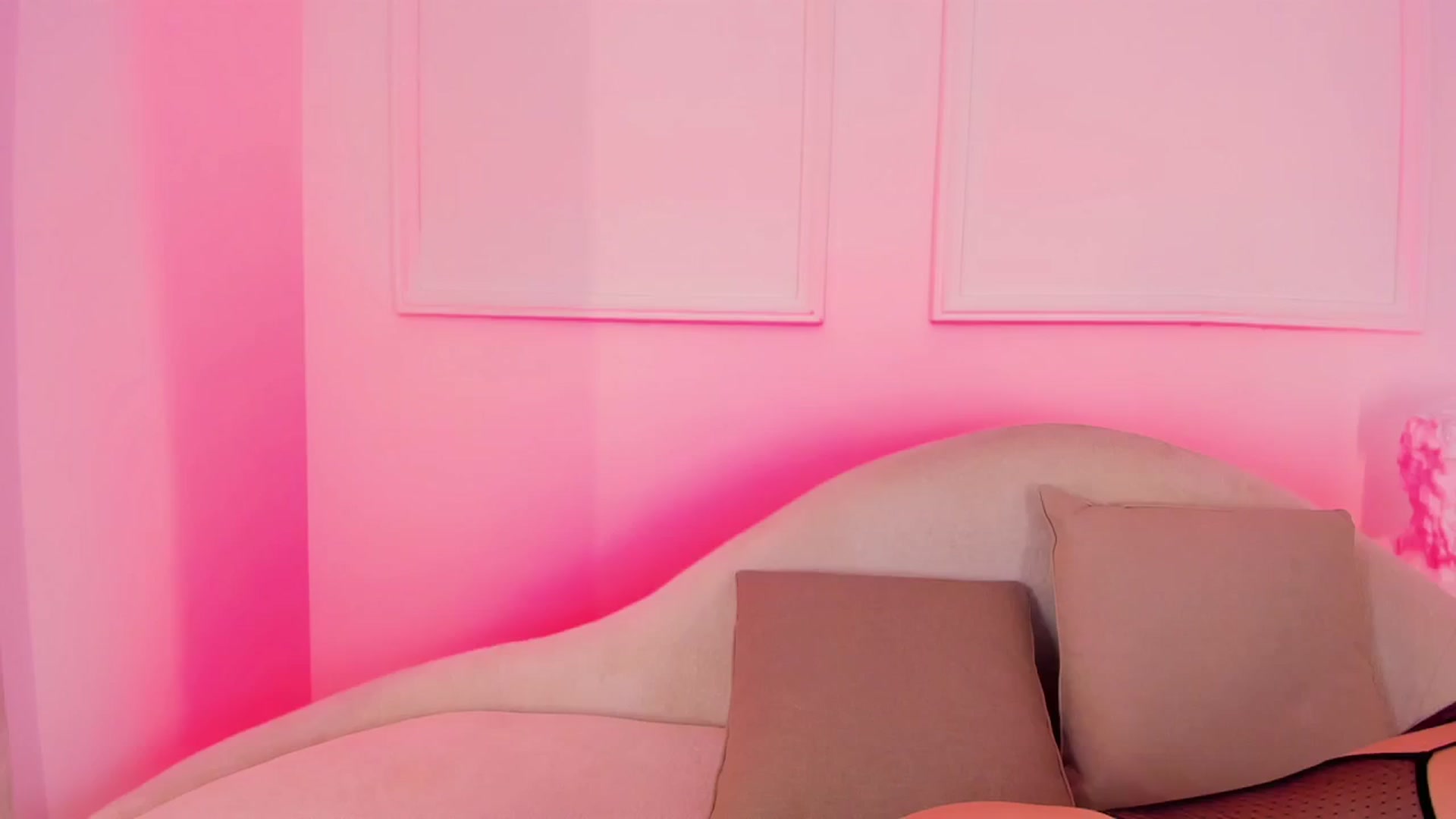 Gallery image thumbnail from VictoriaMilan's myfreecams stream on, 11/21/2024, 13:24 image 12 of 20