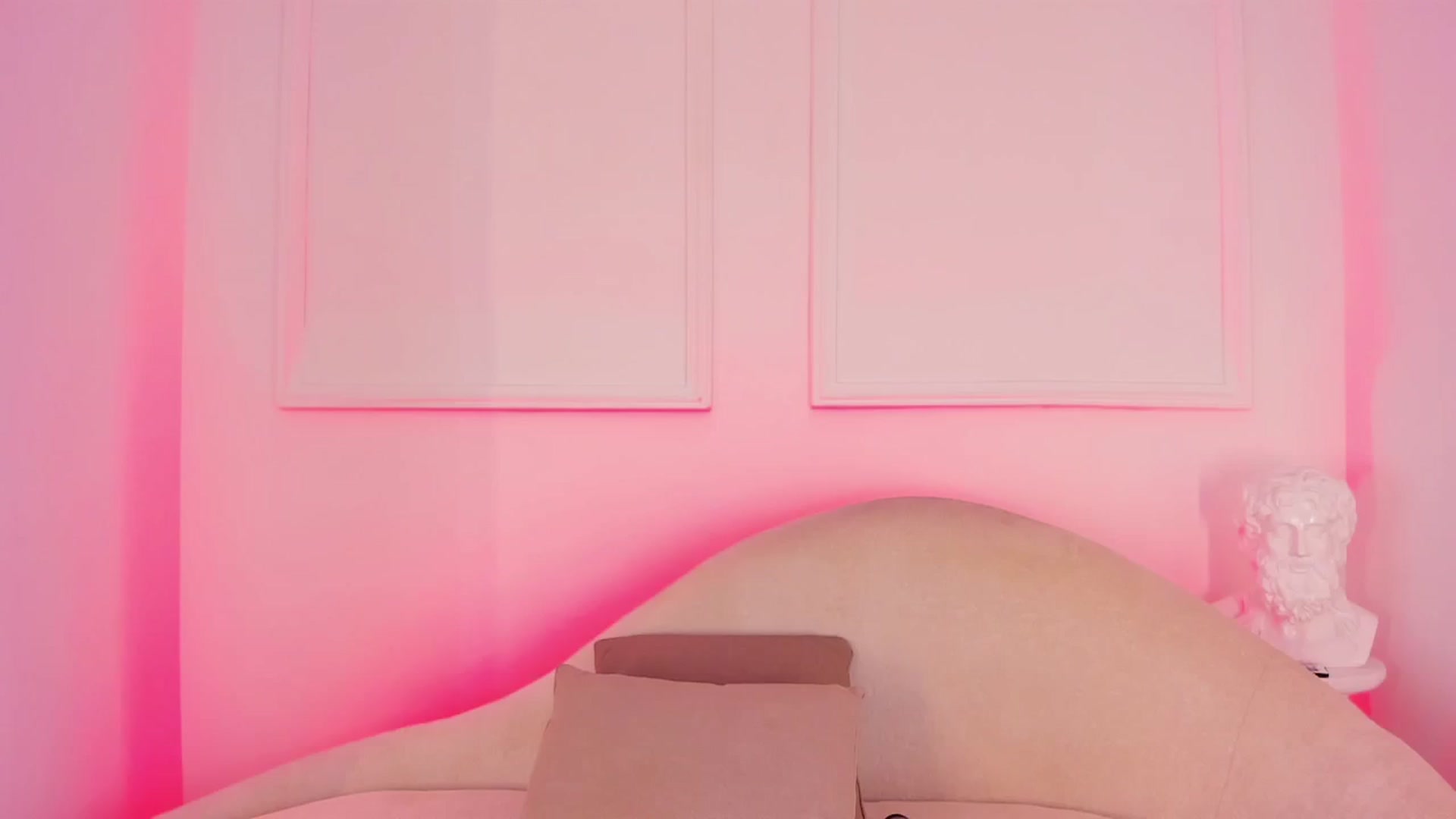 Gallery image thumbnail from VictoriaMilan's myfreecams stream on, 11/21/2024, 17:41 image 1 of 20