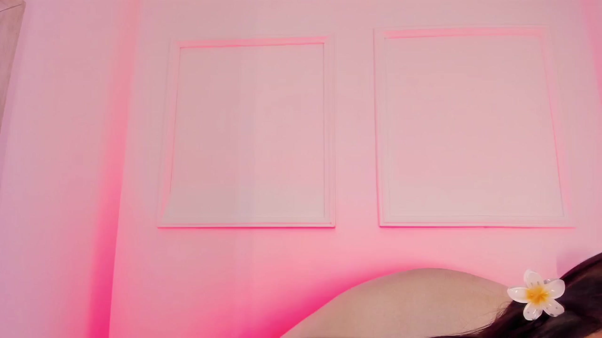 Gallery image thumbnail from VictoriaMilan's myfreecams stream on, 11/21/2024, 17:41 image 15 of 20