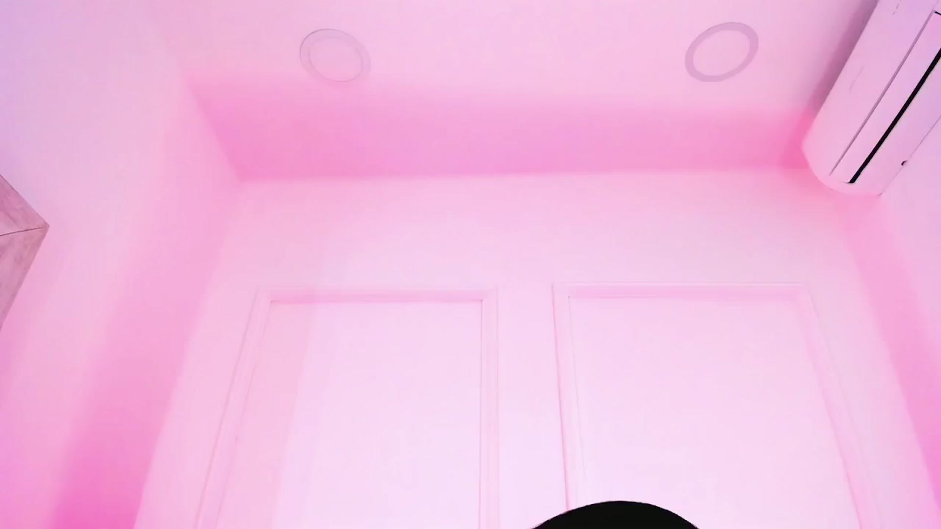 Gallery image thumbnail from VictoriaMilan's myfreecams stream on, 11/22/2024, 17:16 image 16 of 20