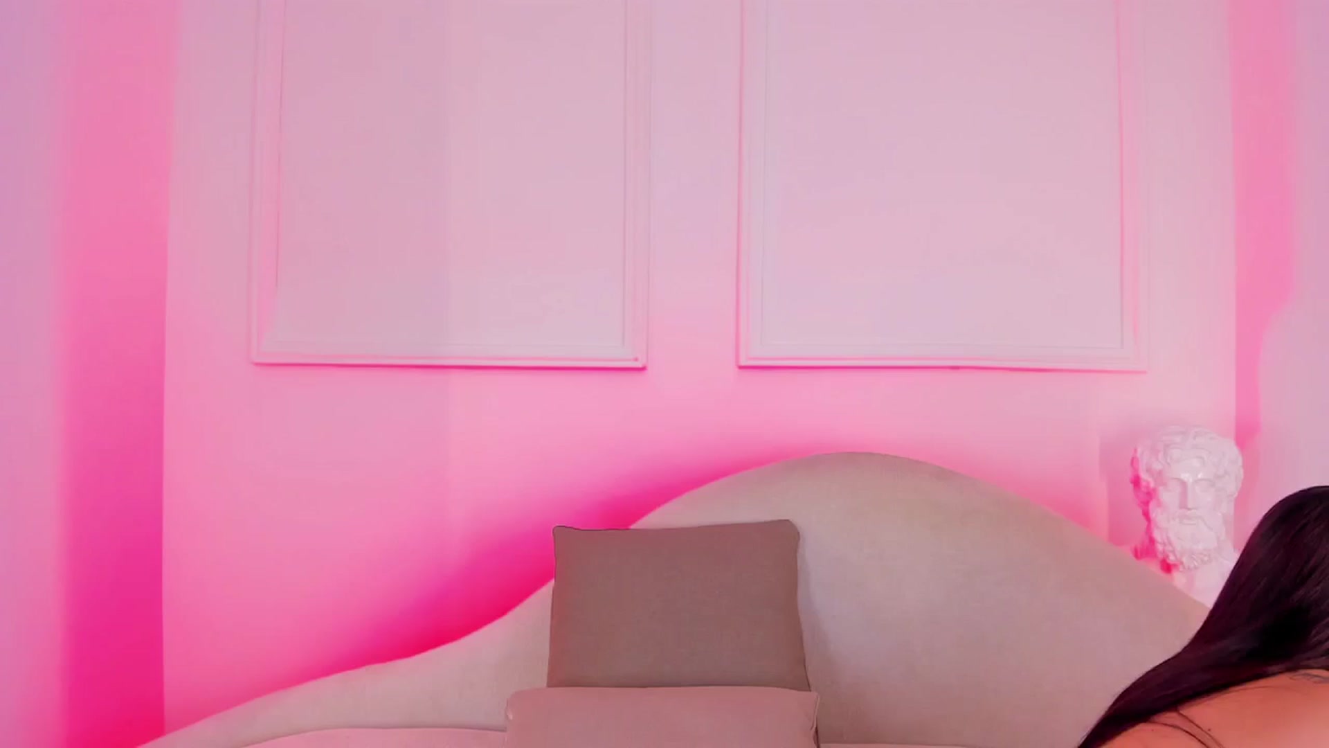Gallery image thumbnail from VictoriaMilan's myfreecams stream on, 11/27/2024, 16:19 image 19 of 20