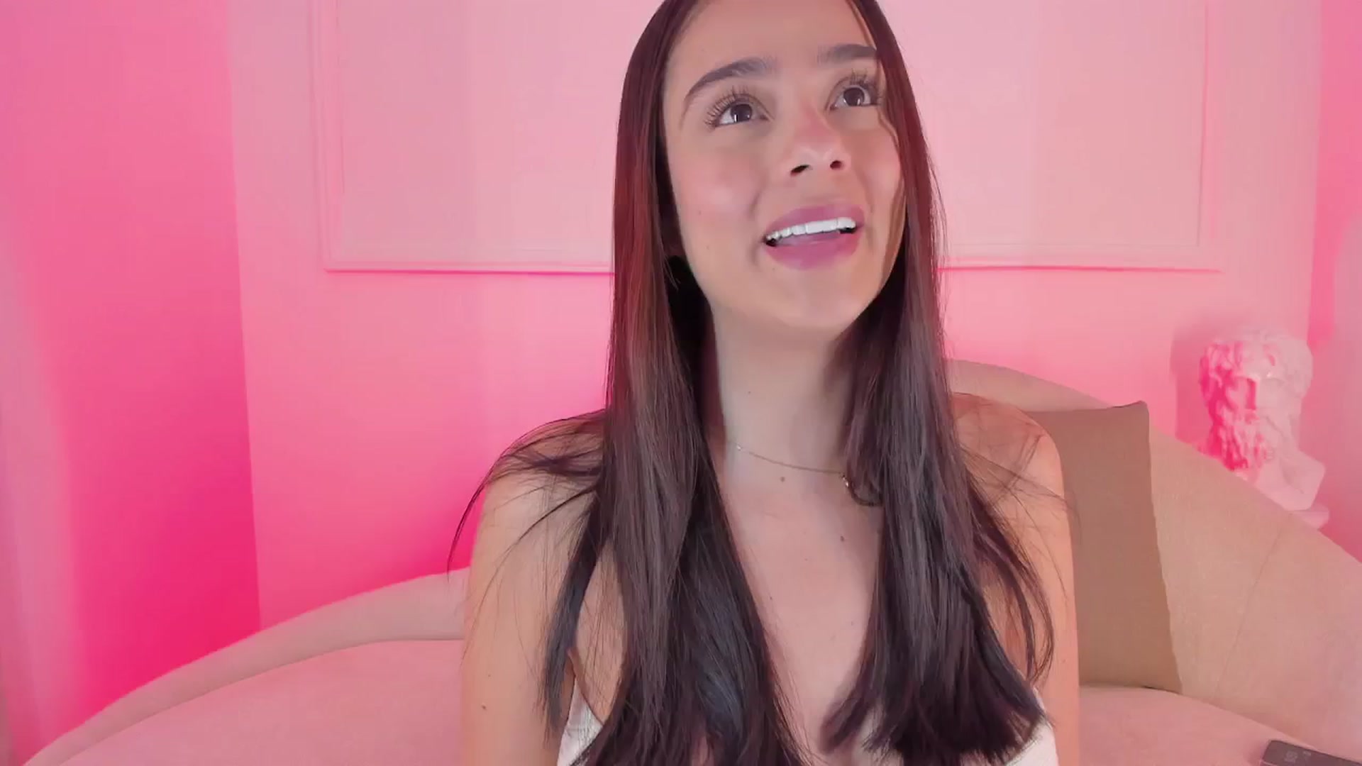 Gallery image thumbnail from VictoriaMilan's myfreecams stream on, 11/28/2024, 14:59 image 16 of 20