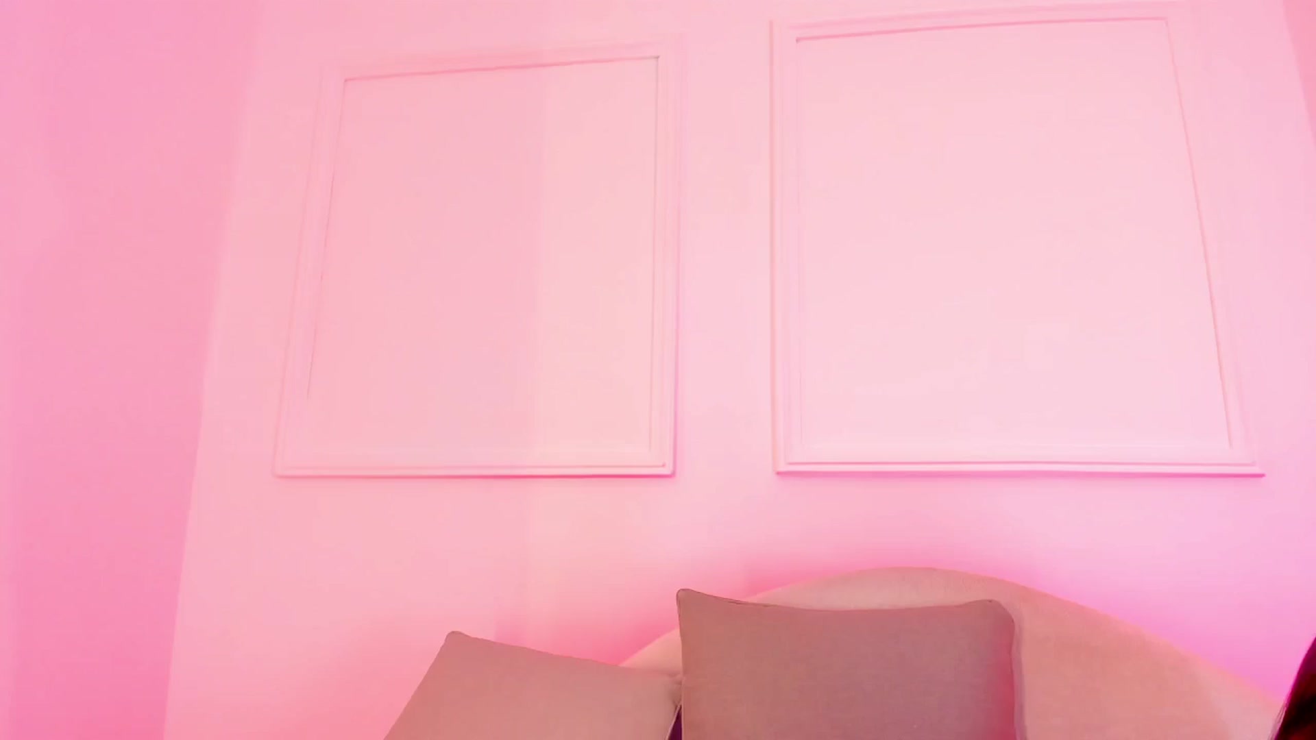 Gallery image thumbnail from VictoriaMilan's myfreecams stream on, 12/03/2024, 16:14 image 7 of 20