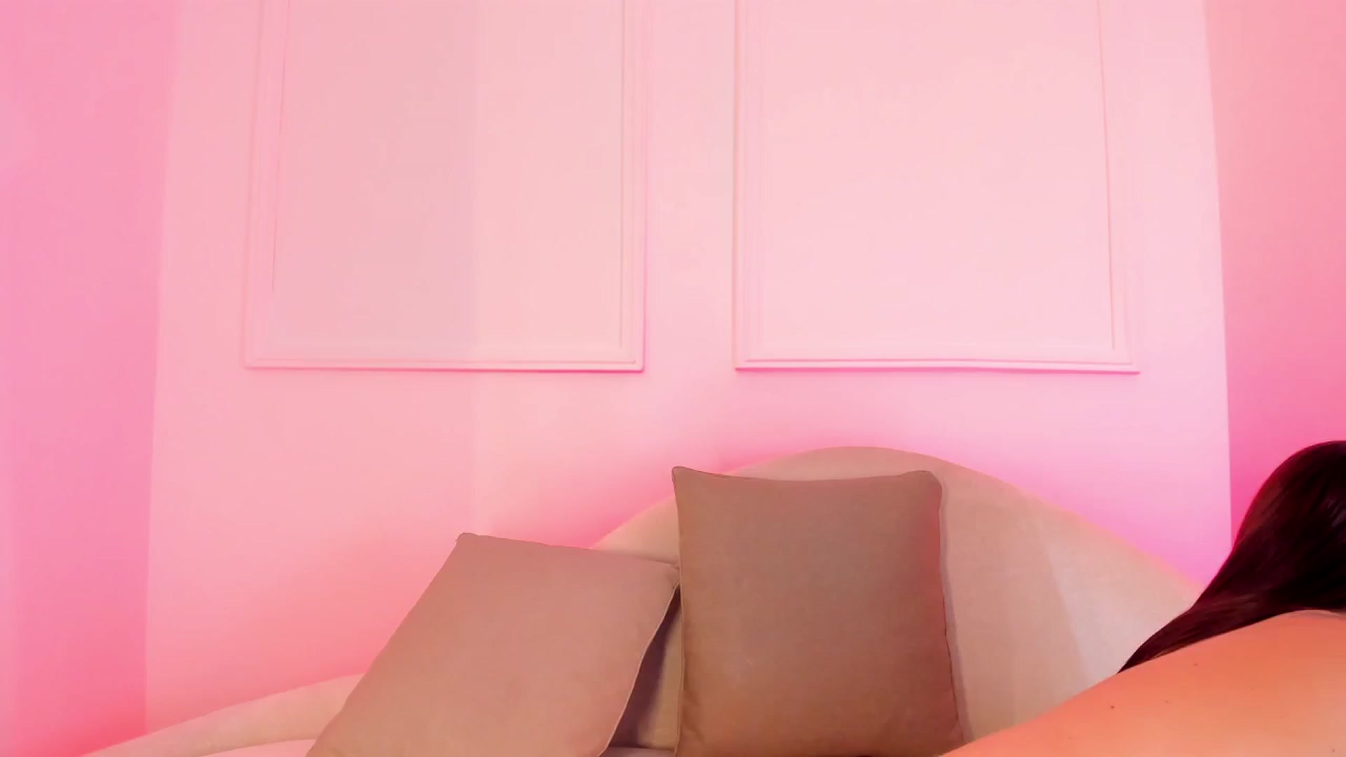 Gallery image thumbnail from VictoriaMilan's myfreecams stream on, 12/03/2024, 16:14 image 12 of 20