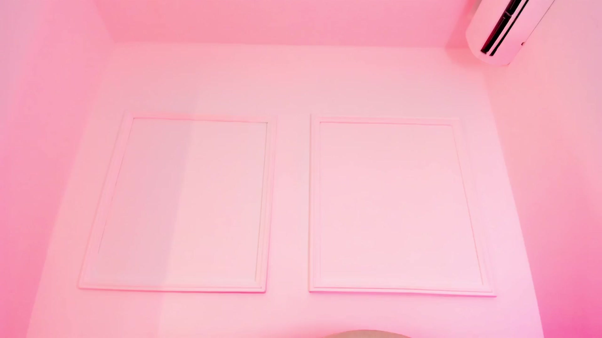 Gallery image thumbnail from VictoriaMilan's myfreecams stream on, 12/03/2024, 17:07 image 1 of 20