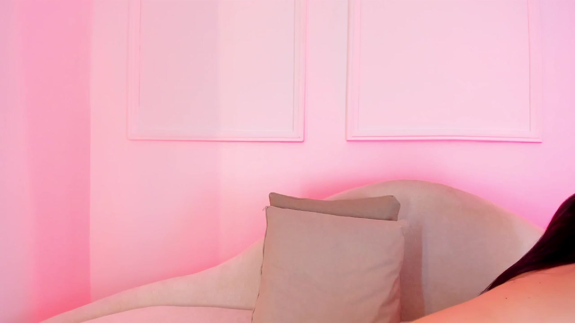 Gallery image thumbnail from VictoriaMilan's myfreecams stream on, 12/03/2024, 17:07 image 11 of 20