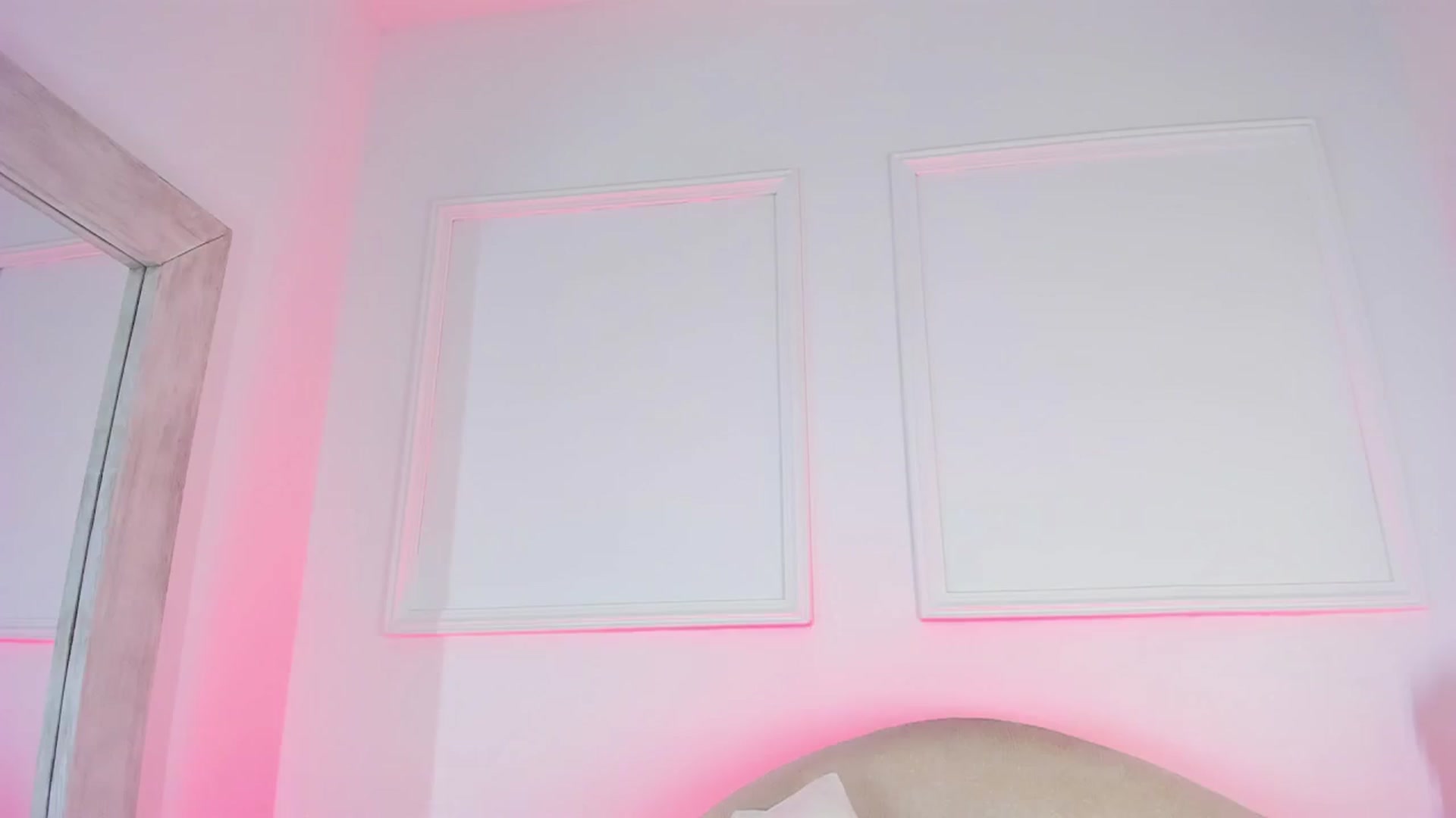 Gallery image thumbnail from VictoriaMilan's myfreecams stream on, 12/24/2024, 15:23 image 20 of 20