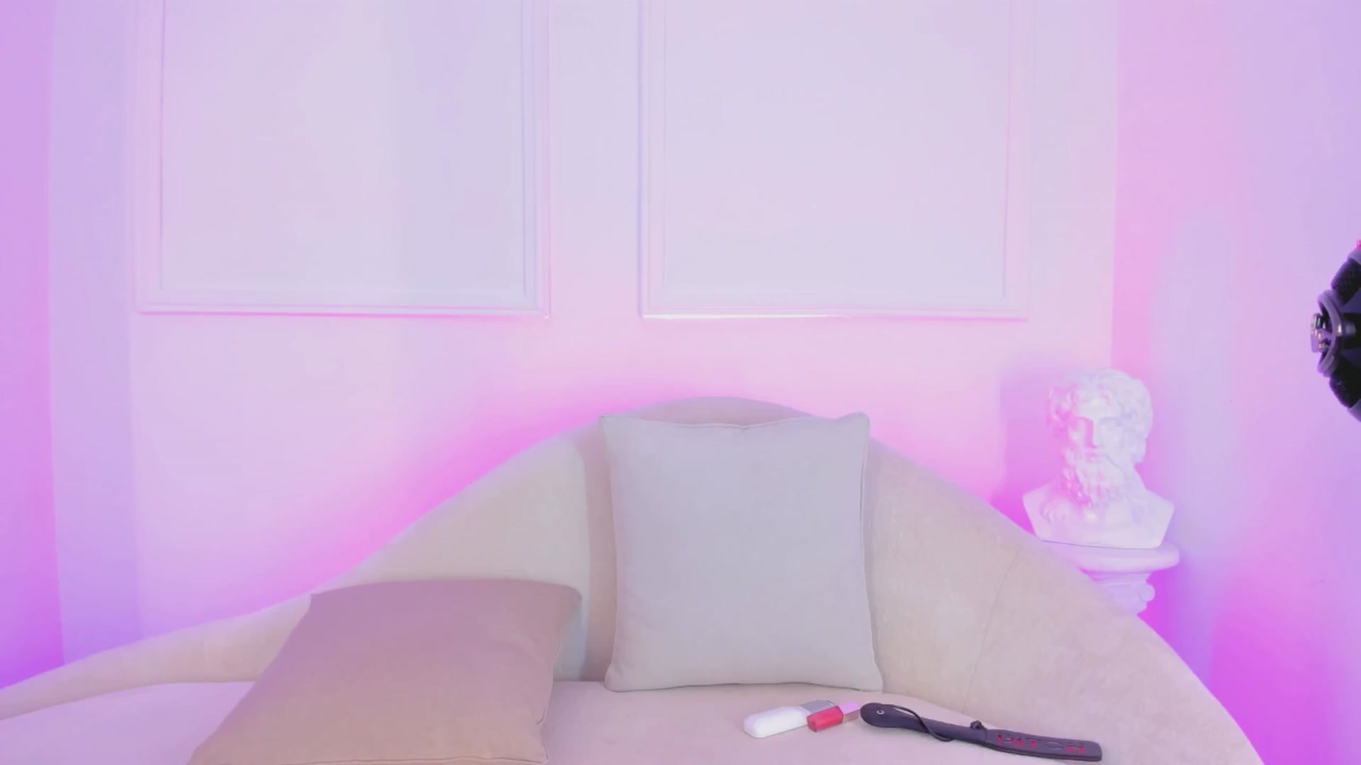 Gallery image thumbnail from VictoriaMilan's myfreecams stream on, 02/25/2025, 15:35 image 12 of 20