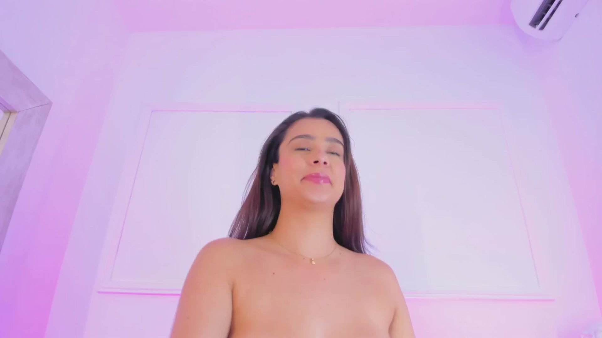 Gallery image thumbnail from VictoriaMilan's myfreecams stream on, 02/25/2025, 19:44 image 5 of 20