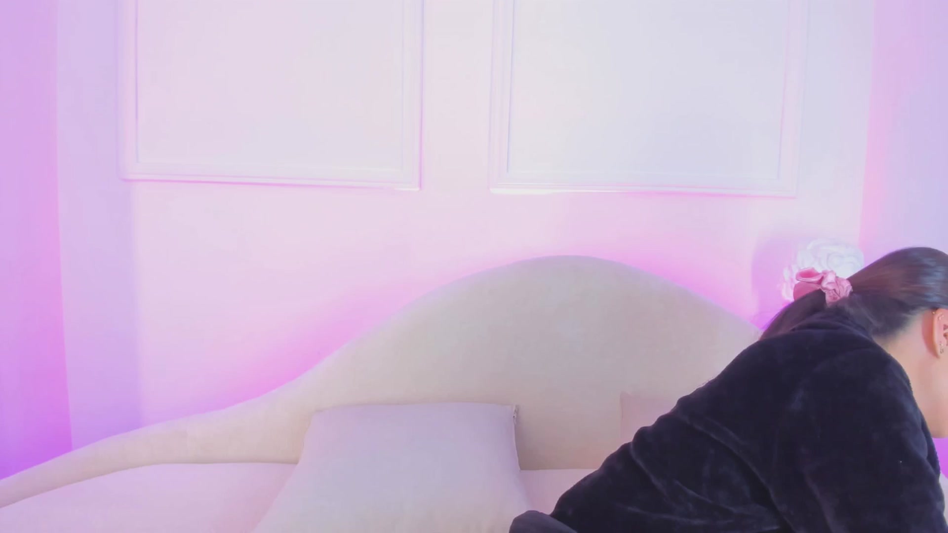 Gallery image thumbnail from VictoriaMilan's myfreecams stream on, 02/26/2025, 16:29 image 8 of 20