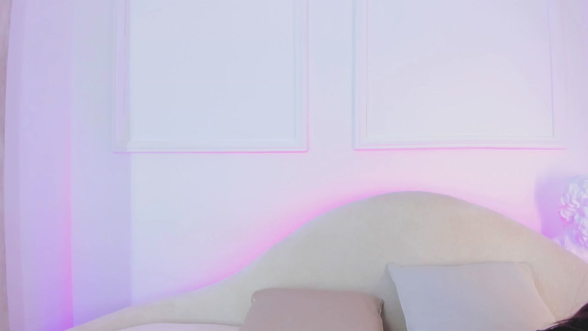 Gallery image thumbnail from VictoriaMilan's myfreecams stream on, 02/27/2025, 17:27 image 18 of 20