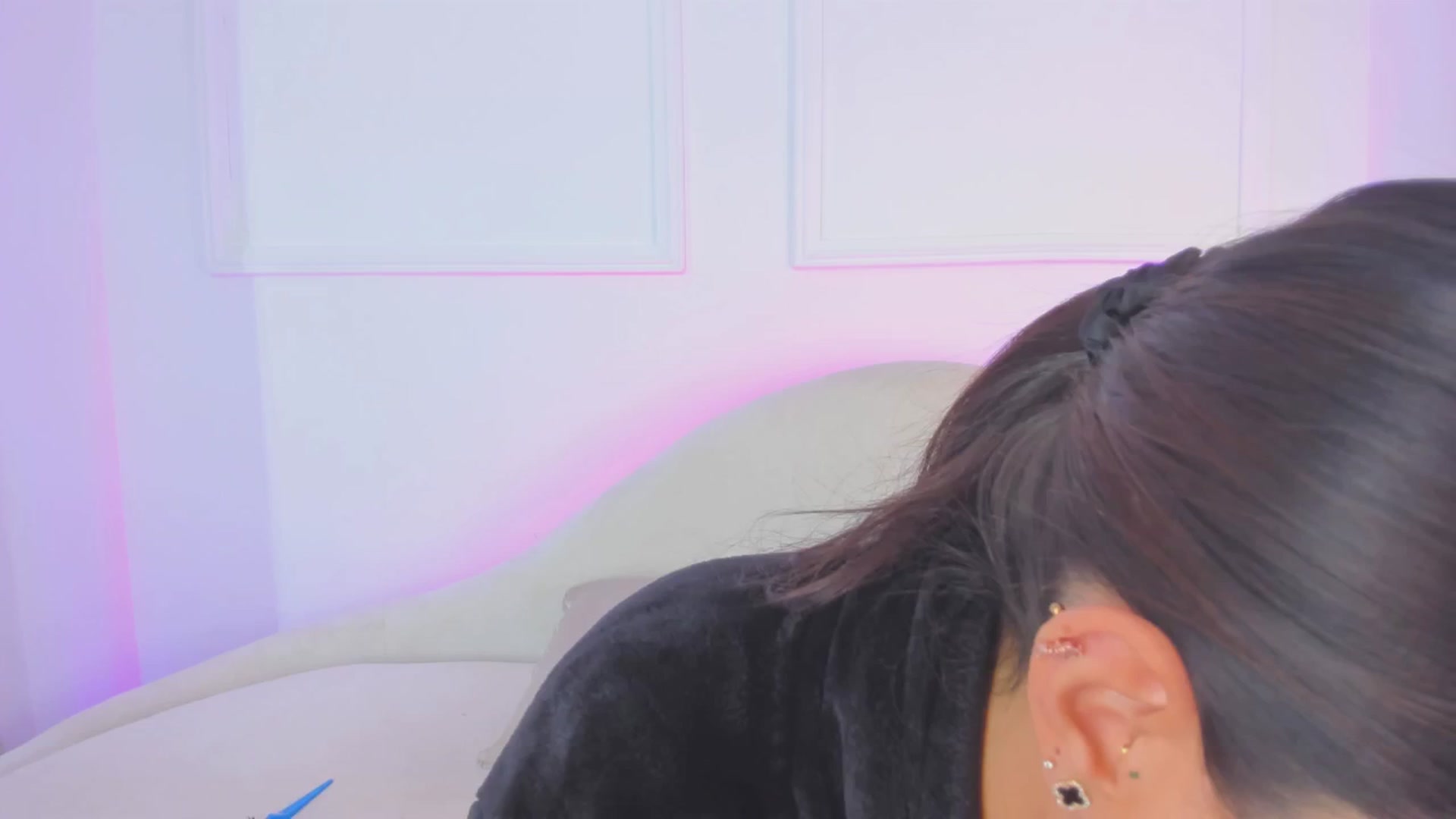 Gallery image thumbnail from VictoriaMilan's myfreecams stream on, 02/27/2025, 17:27 image 4 of 20