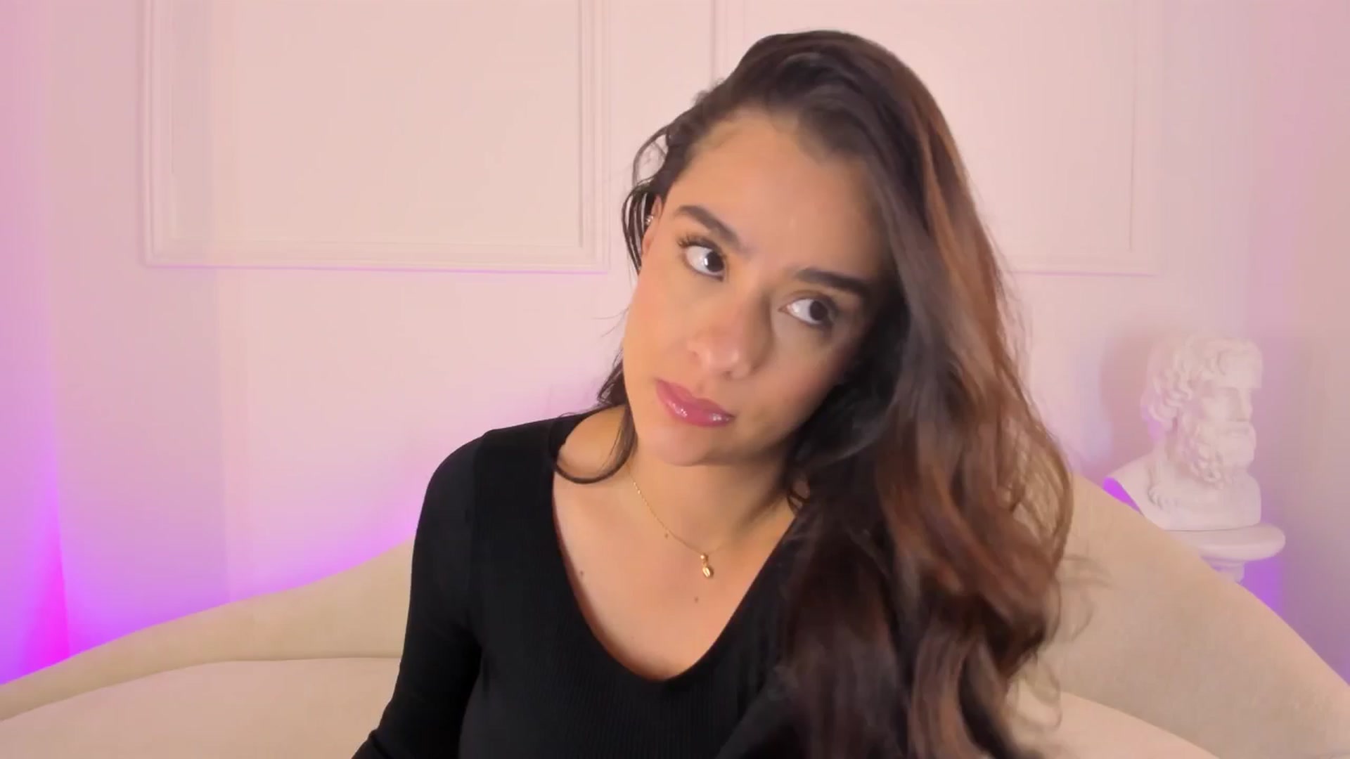 Gallery image thumbnail from VictoriaMilan's myfreecams stream on, 03/04/2025, 17:30 image 10 of 20