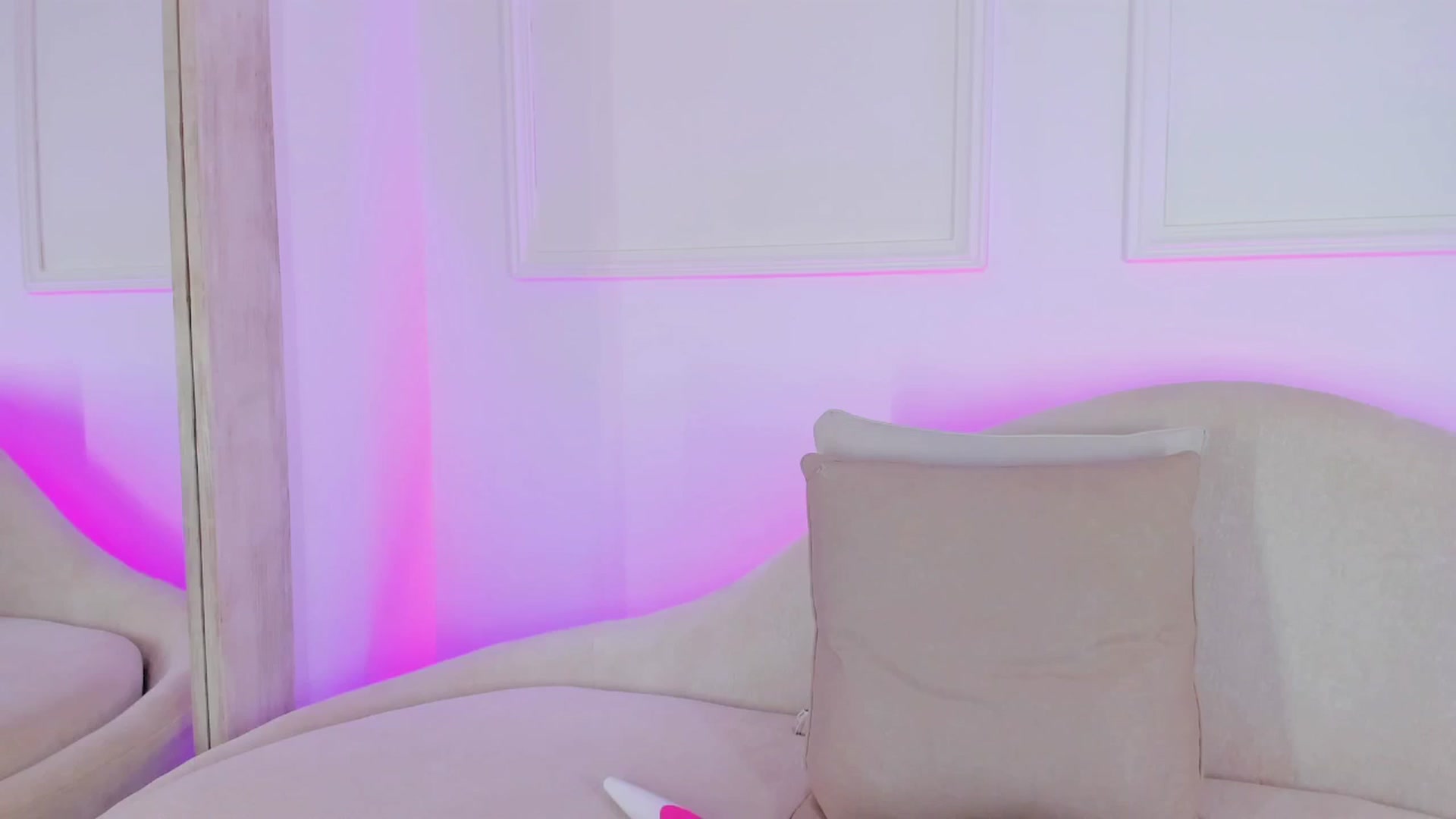 Gallery image thumbnail from VictoriaMilan's myfreecams stream on, 03/07/2025, 17:40 image 20 of 20