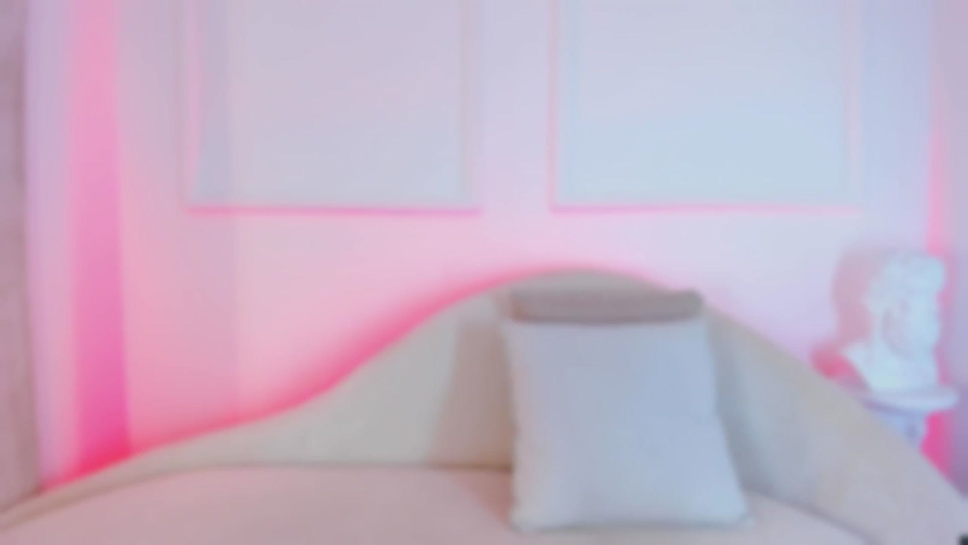 Gallery image thumbnail from VictoriaMilan's myfreecams stream on, 03/10/2025, 17:33 image 7 of 20