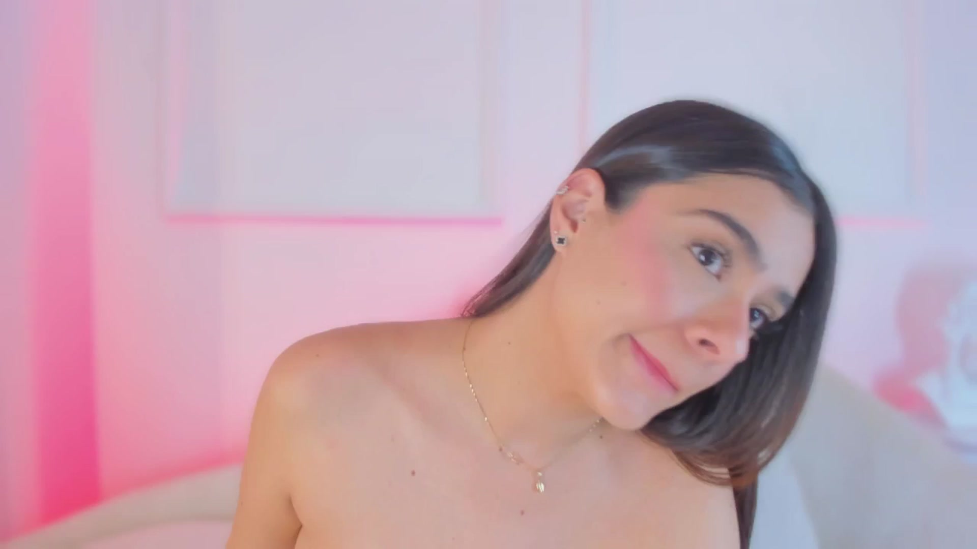 Gallery image thumbnail from VictoriaMilan's myfreecams stream on, 03/10/2025, 17:33 image 5 of 20