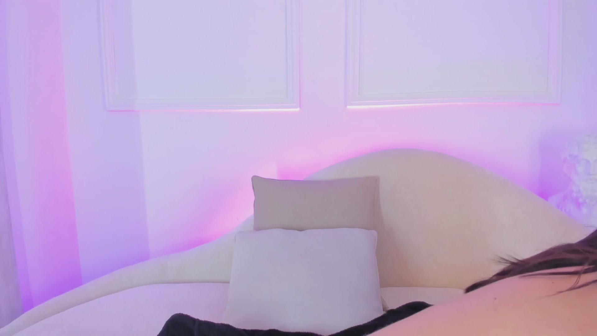 Gallery image thumbnail from VictoriaMilan's myfreecams stream on, 03/19/2025, 19:47 image 3 of 20